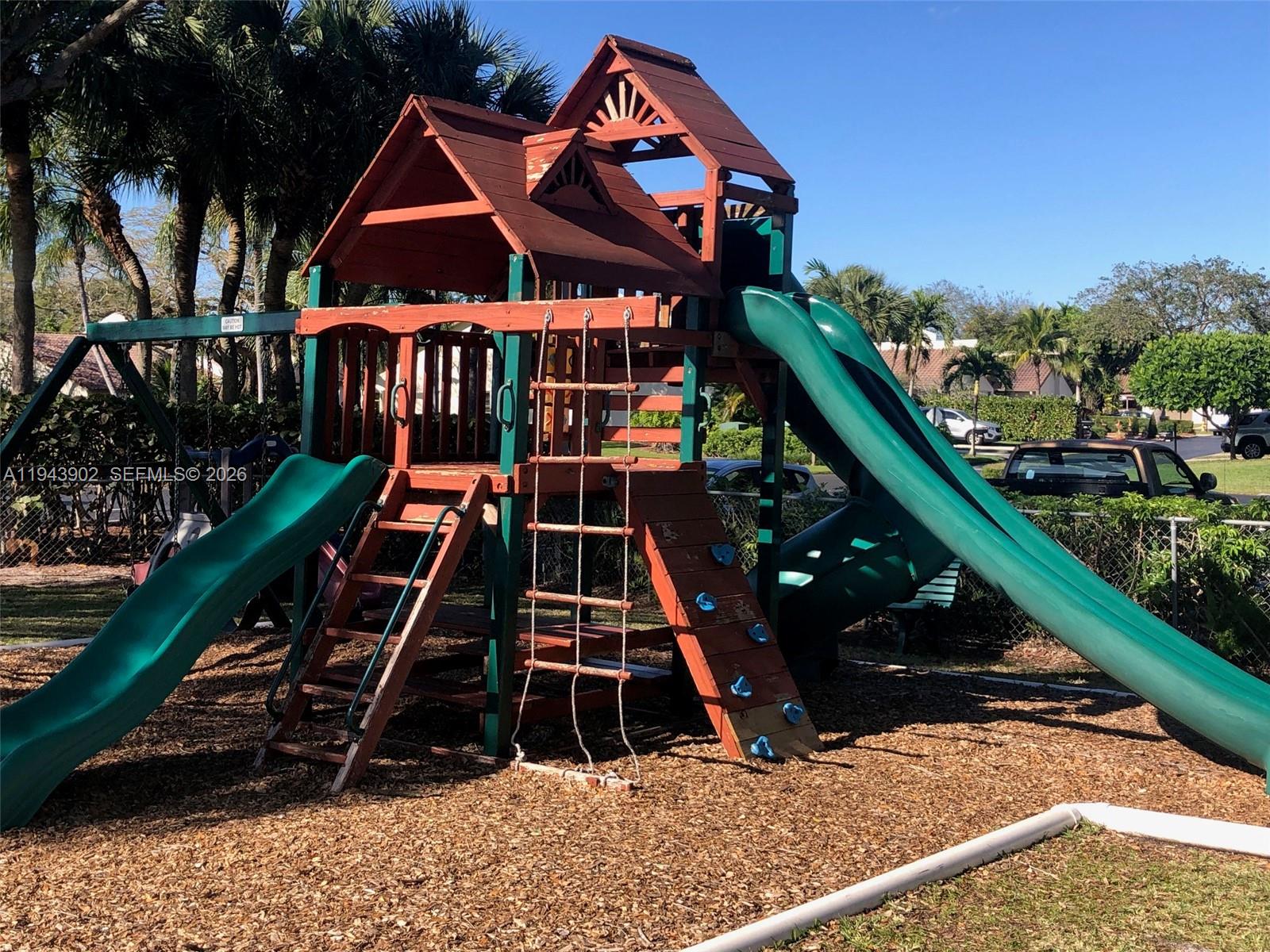 KINGS COURT WEST - Residential Lease