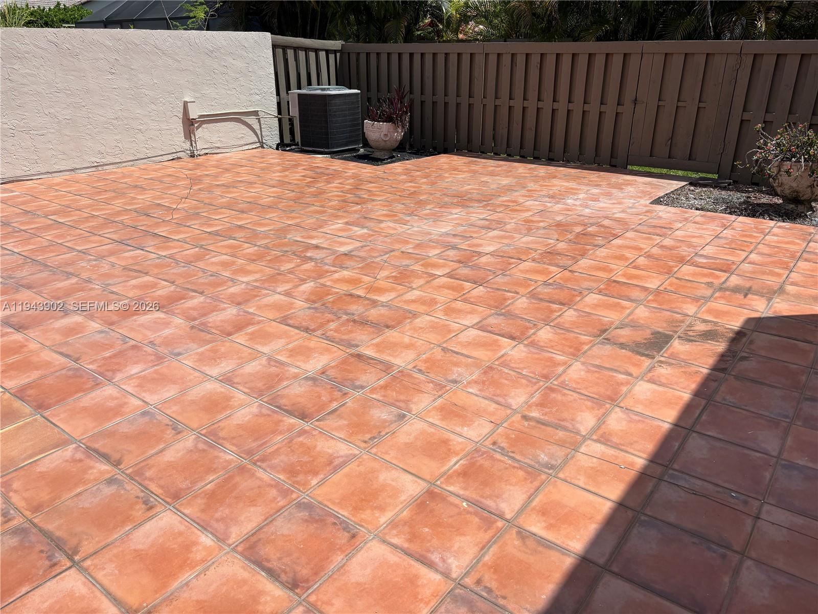 KINGS COURT WEST - Residential Lease