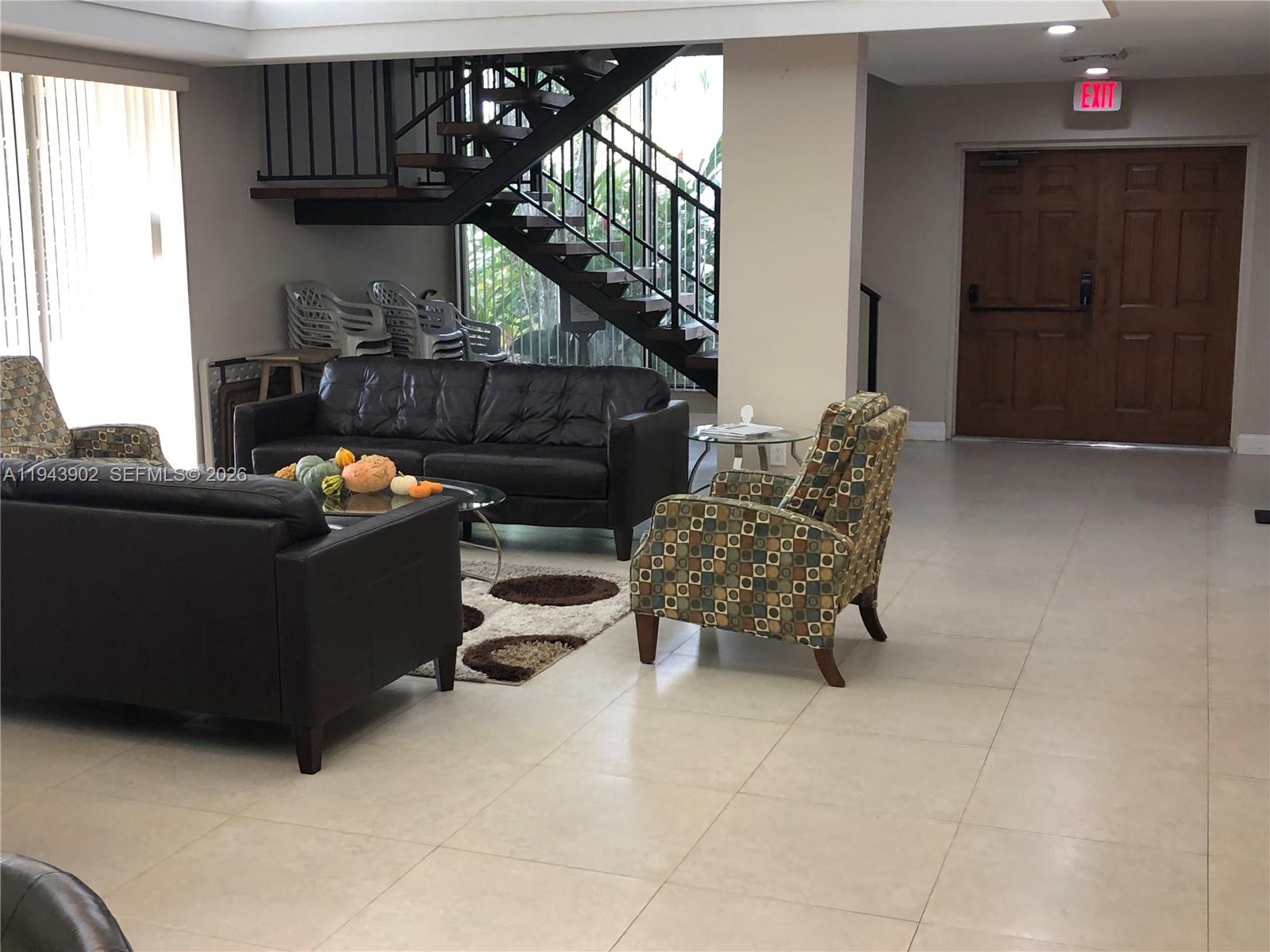 KINGS COURT WEST - Residential Lease