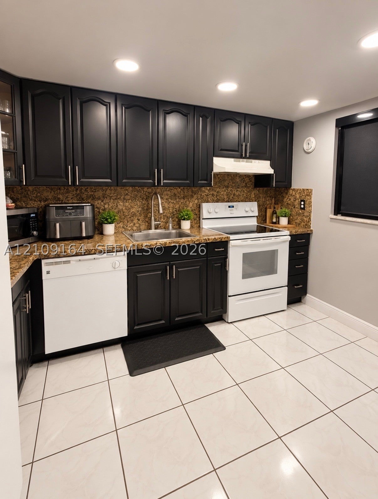 3285 Foxcroft Rd E206