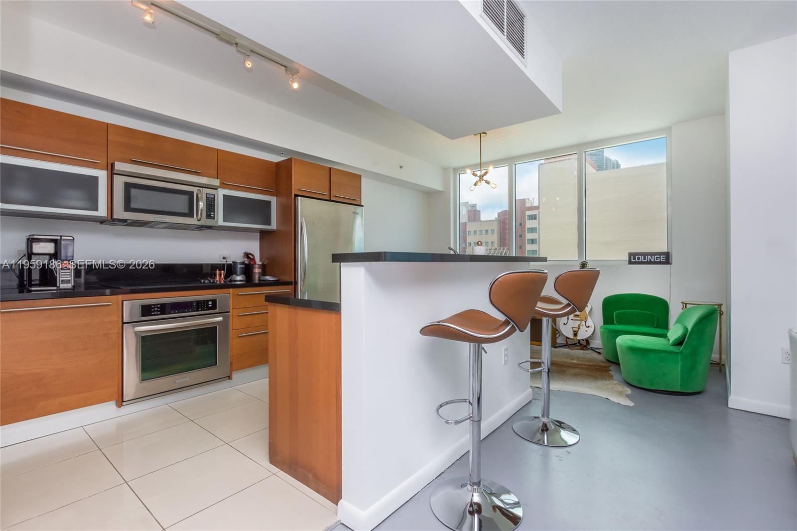 VIZCAYNE NORTH CONDO - Residential Lease