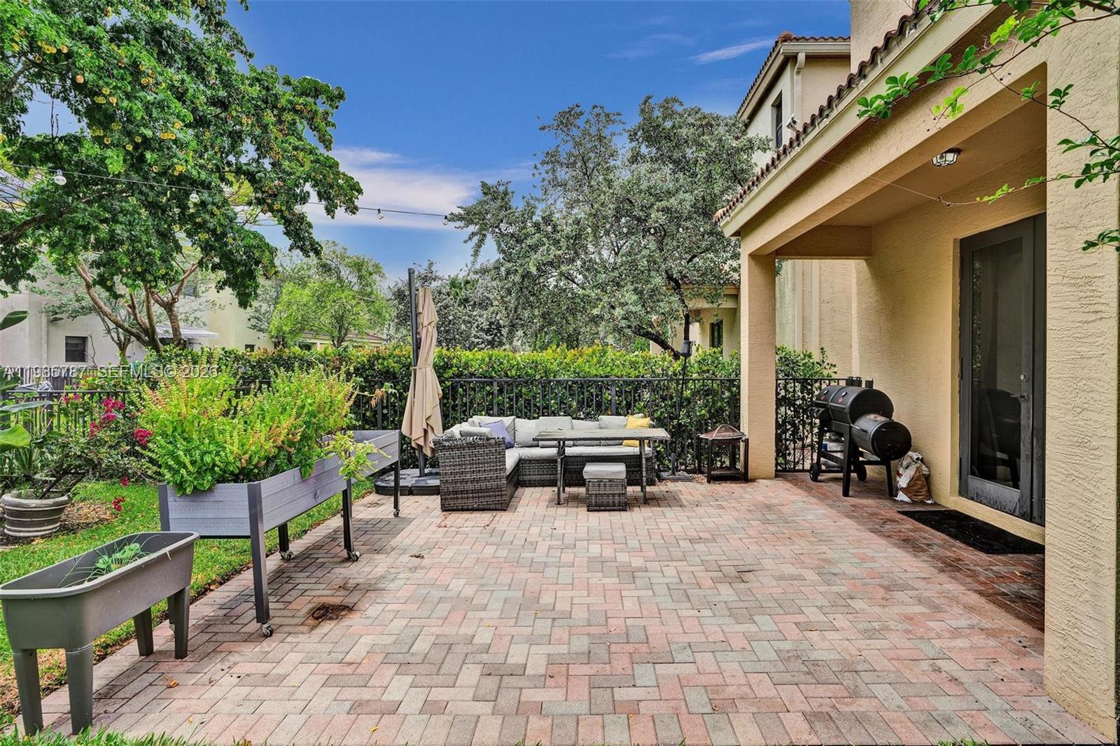 CHAMPION LAKES - Residential Lease