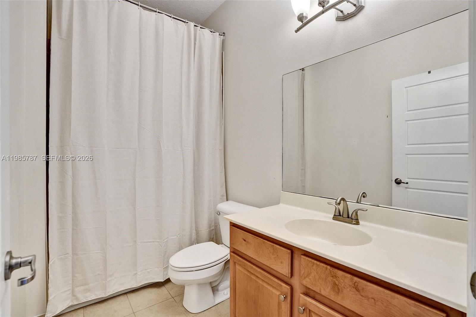 CHAMPION LAKES - Residential Lease