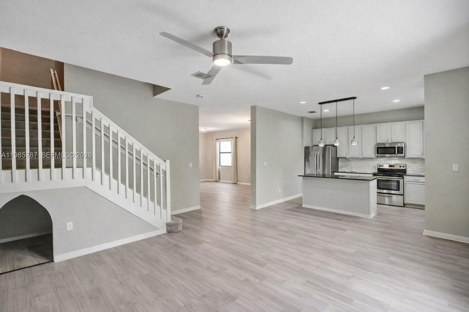 CHAMPION LAKES - Residential Lease