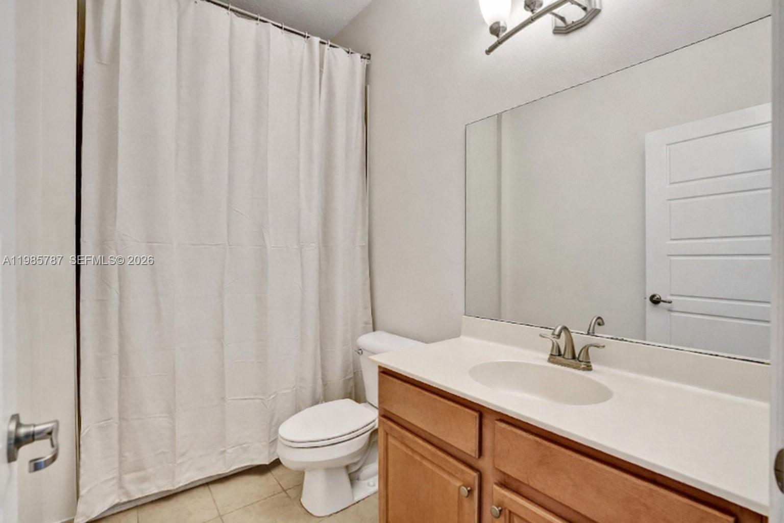 CHAMPION LAKES - Residential Lease