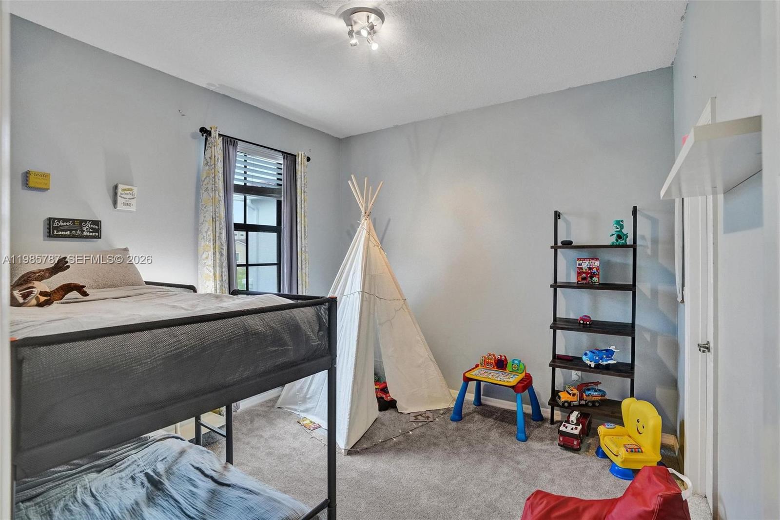 CHAMPION LAKES - Residential Lease