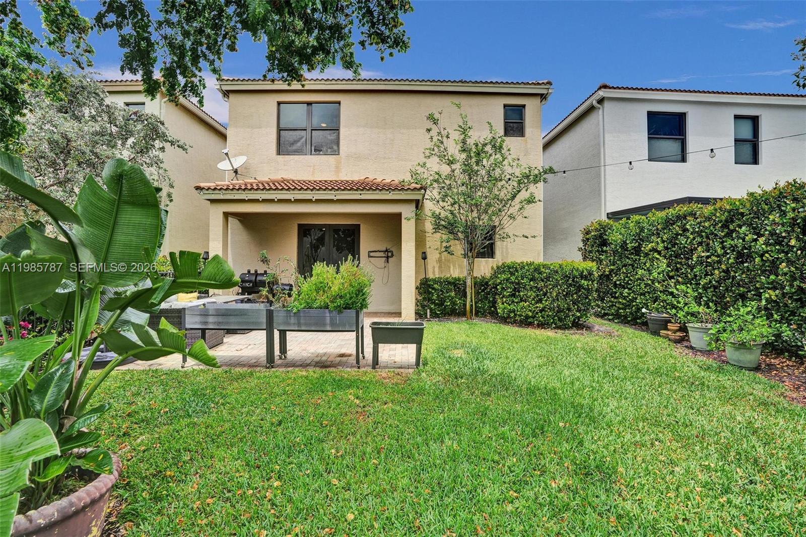 CHAMPION LAKES - Residential Lease