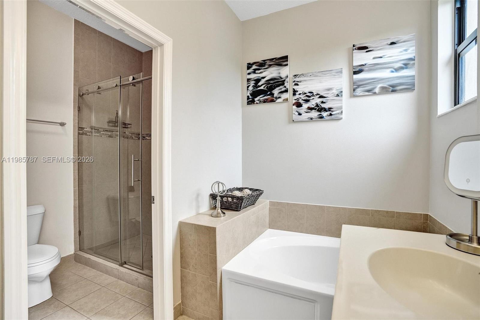 CHAMPION LAKES - Residential Lease