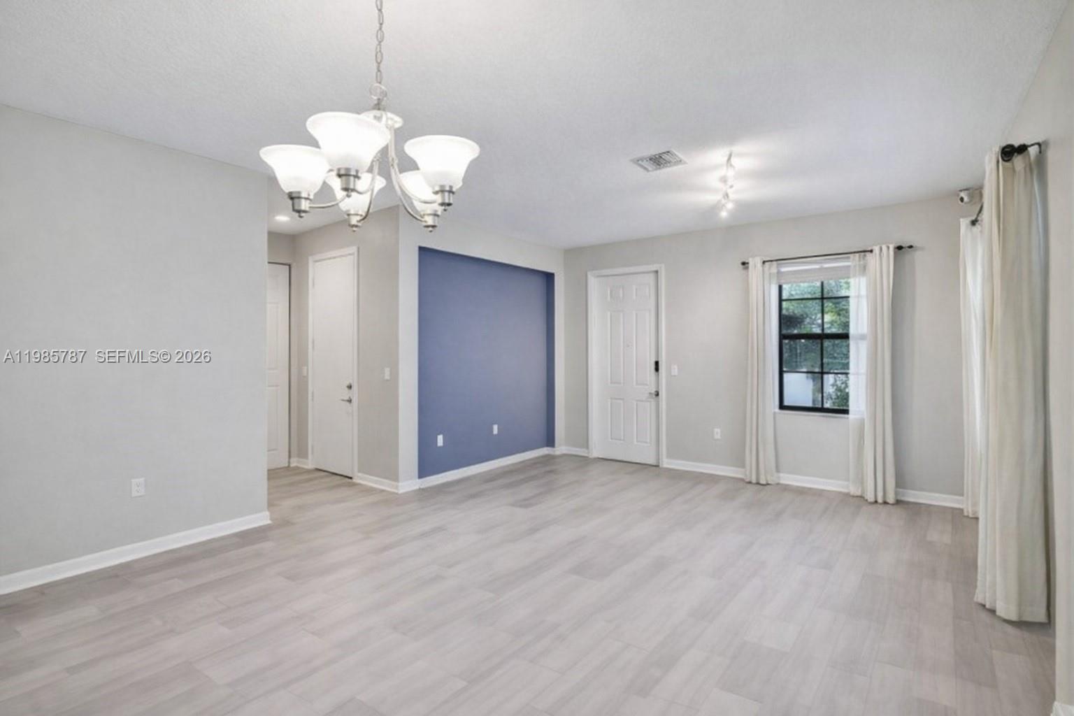 CHAMPION LAKES - Residential Lease