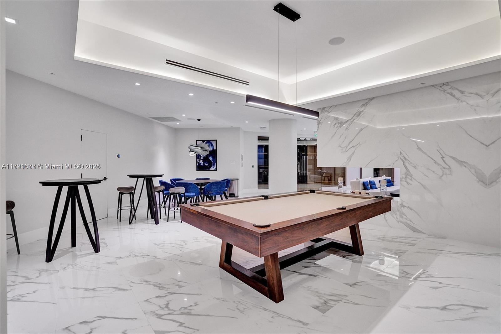 1000 ISL BLVD WILLIAMS IS - Residential