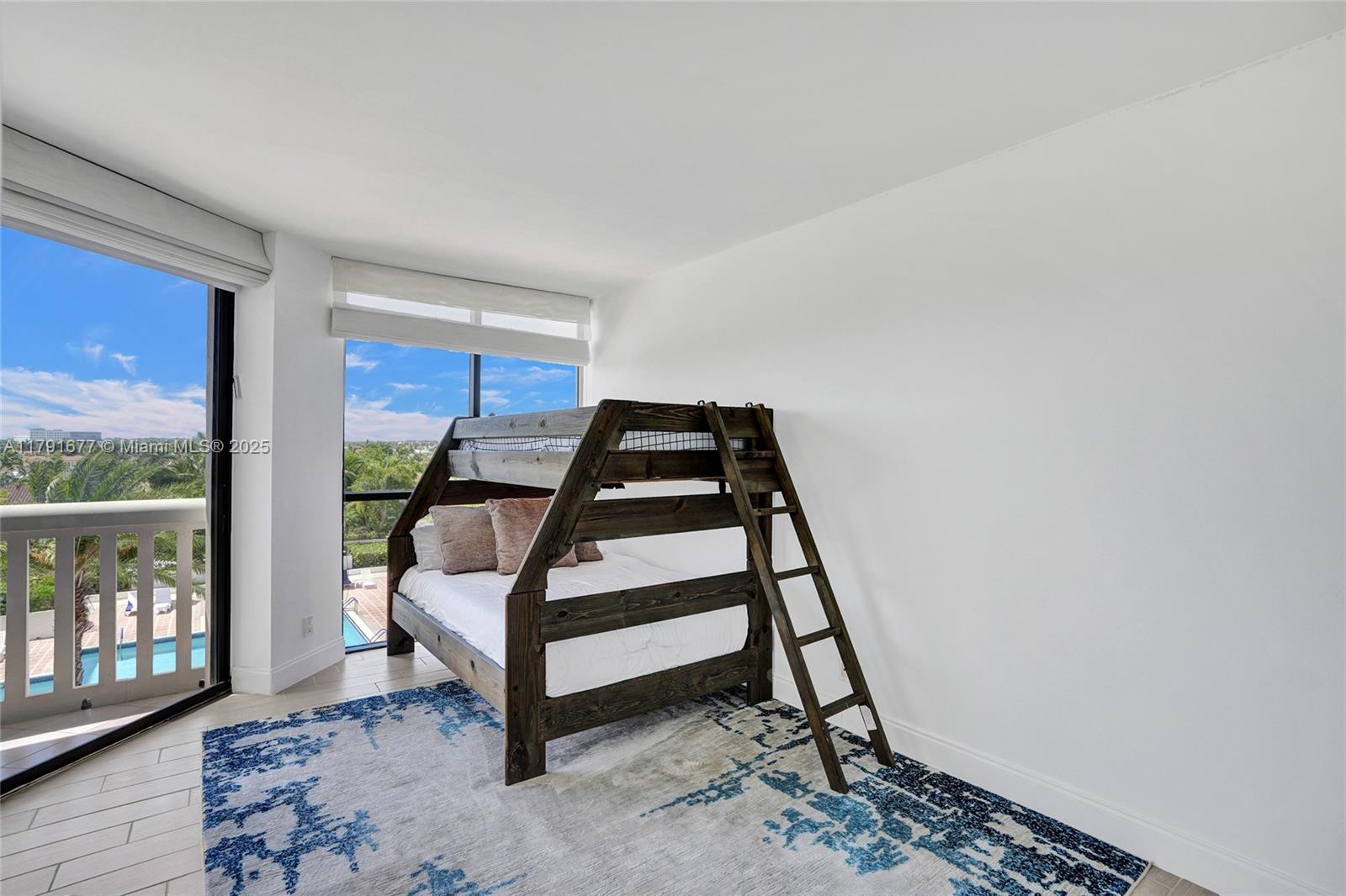 1000 ISL BLVD WILLIAMS IS - Residential