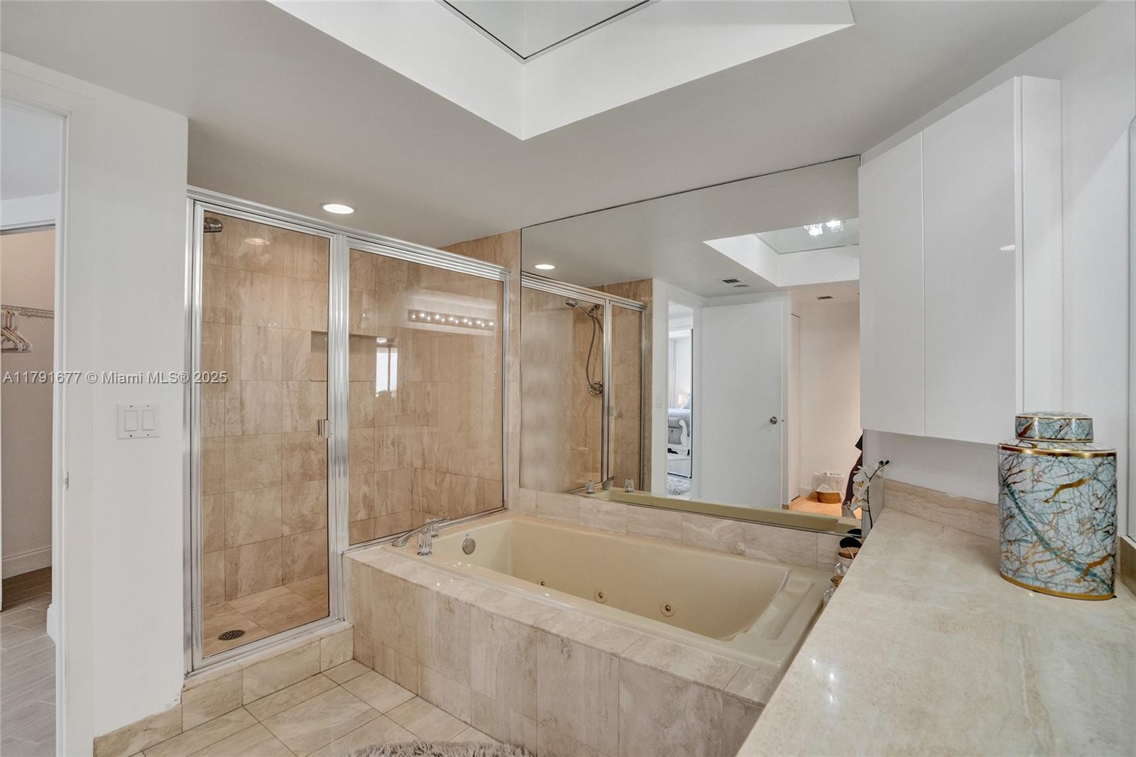 1000 ISL BLVD WILLIAMS IS - Residential