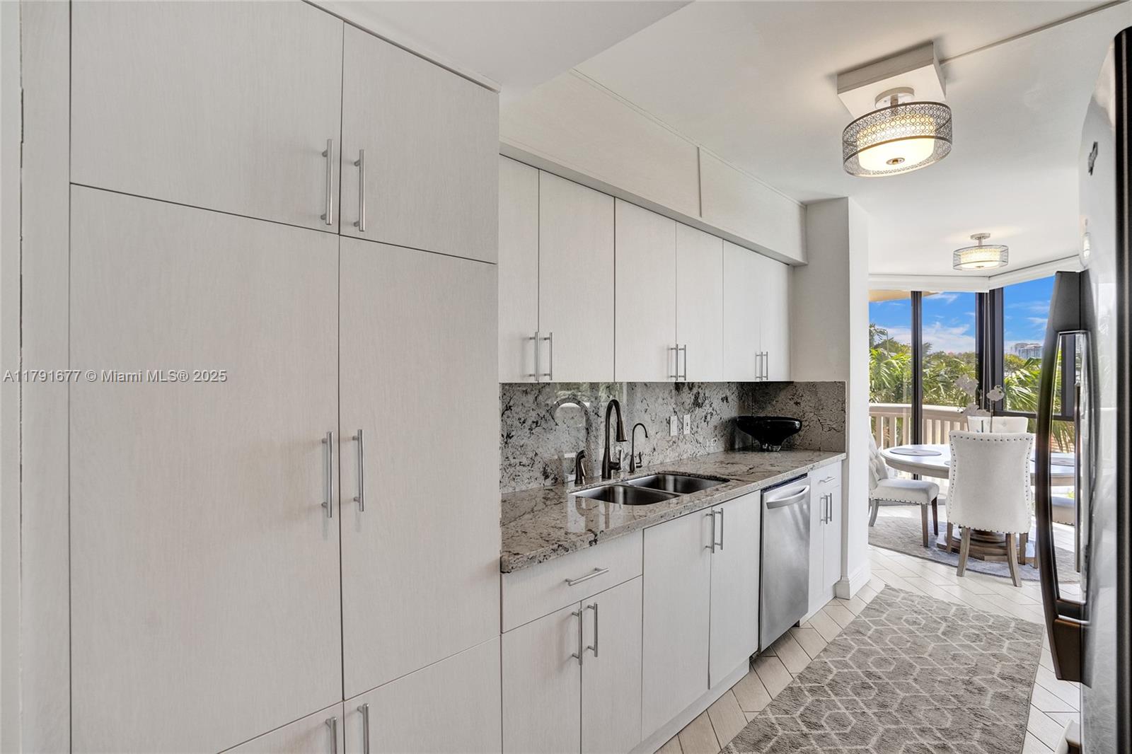 1000 ISL BLVD WILLIAMS IS - Residential