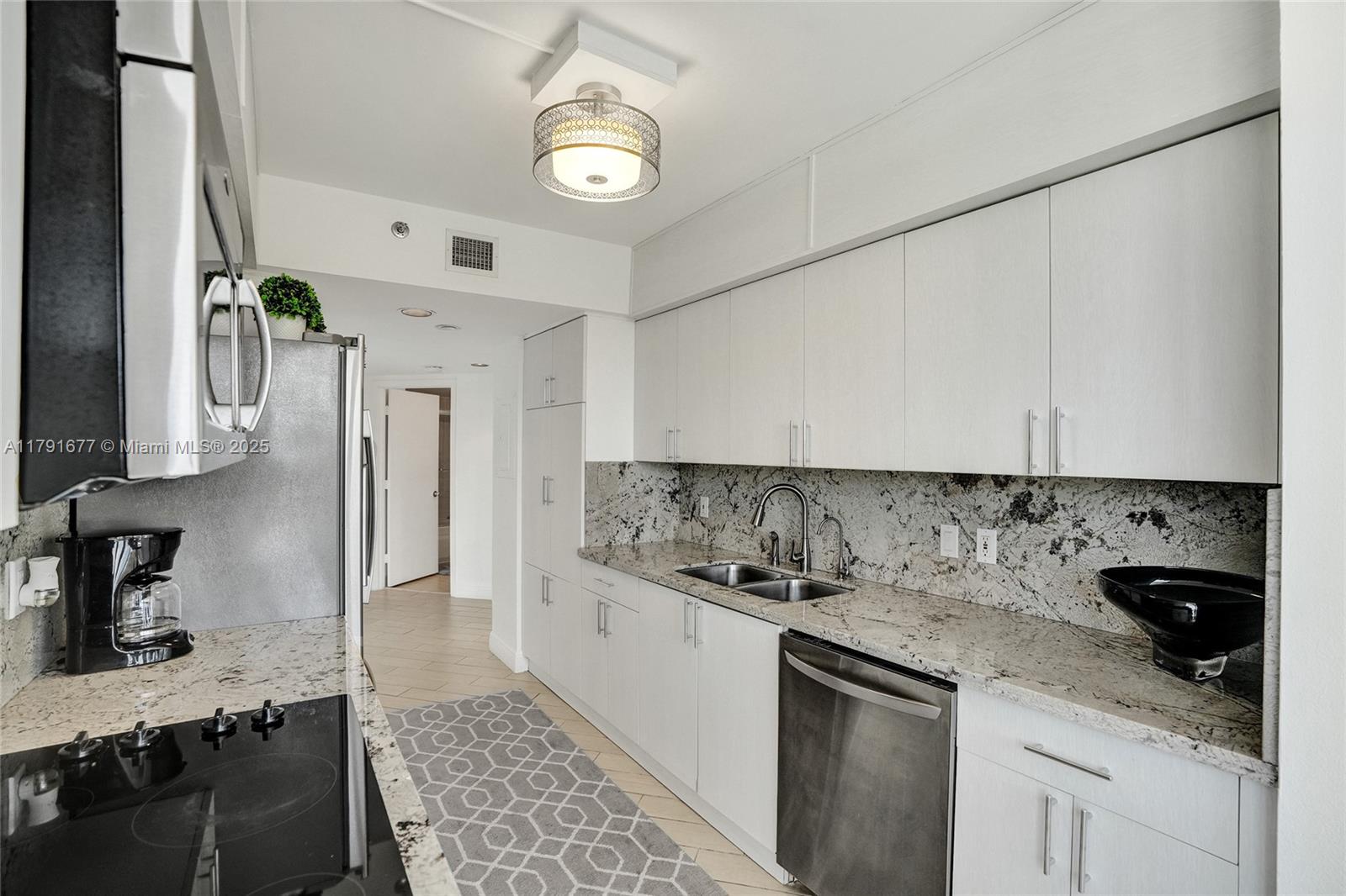 1000 ISL BLVD WILLIAMS IS - Residential