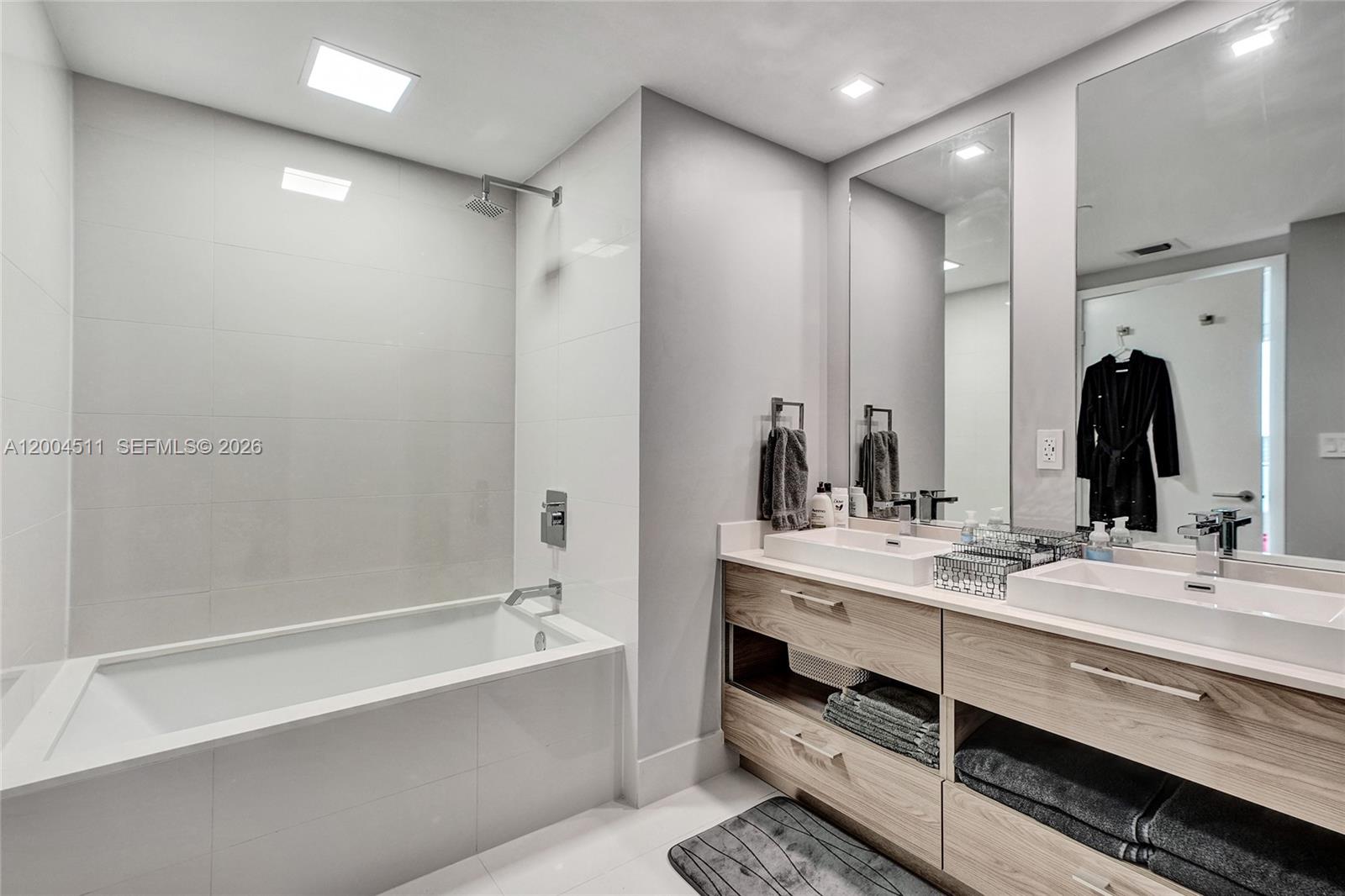 1300 S MIAMI AVENUE CONDO - Residential Lease