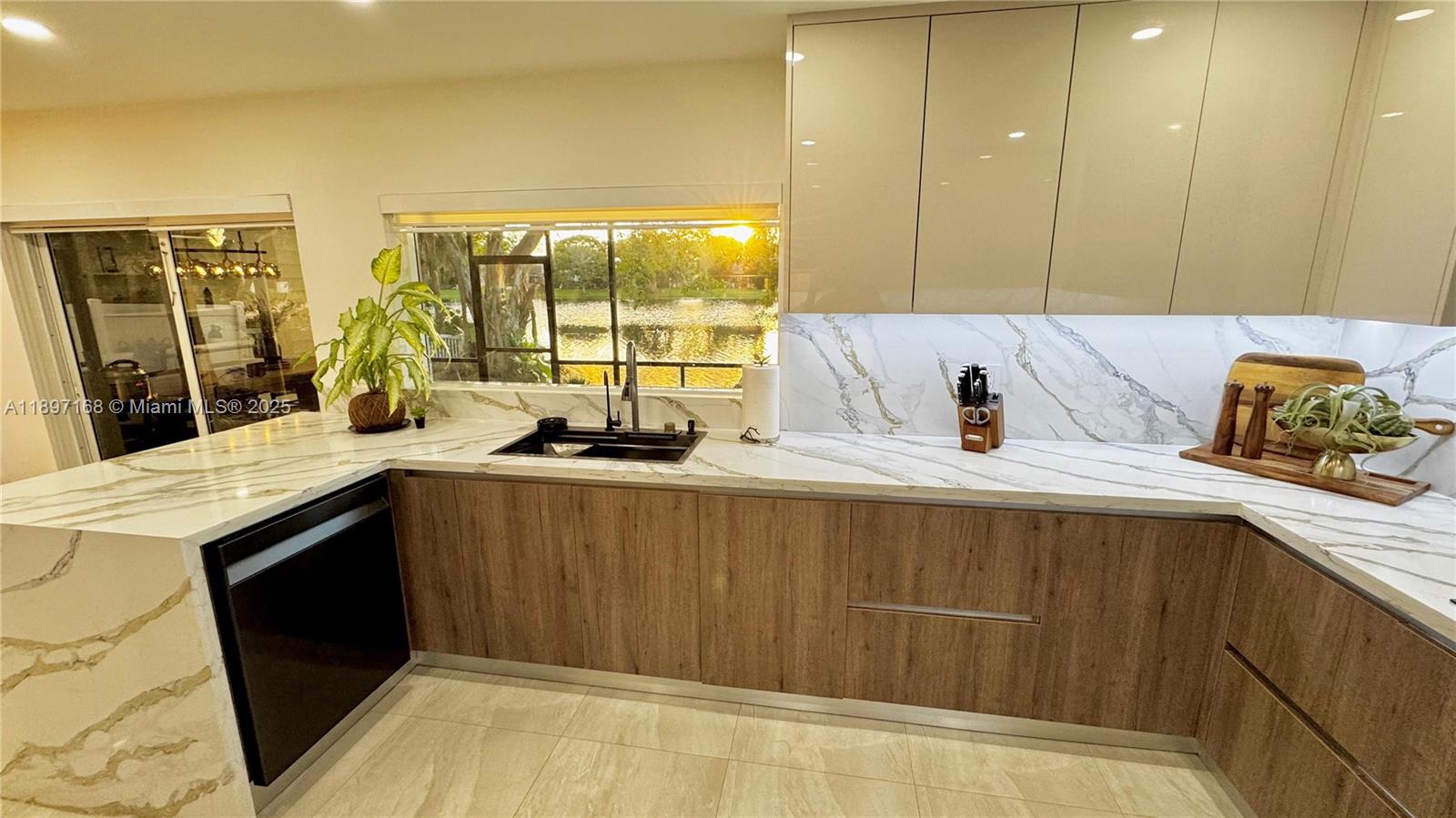PEMBROKE LAKES SECTION EI - Residential