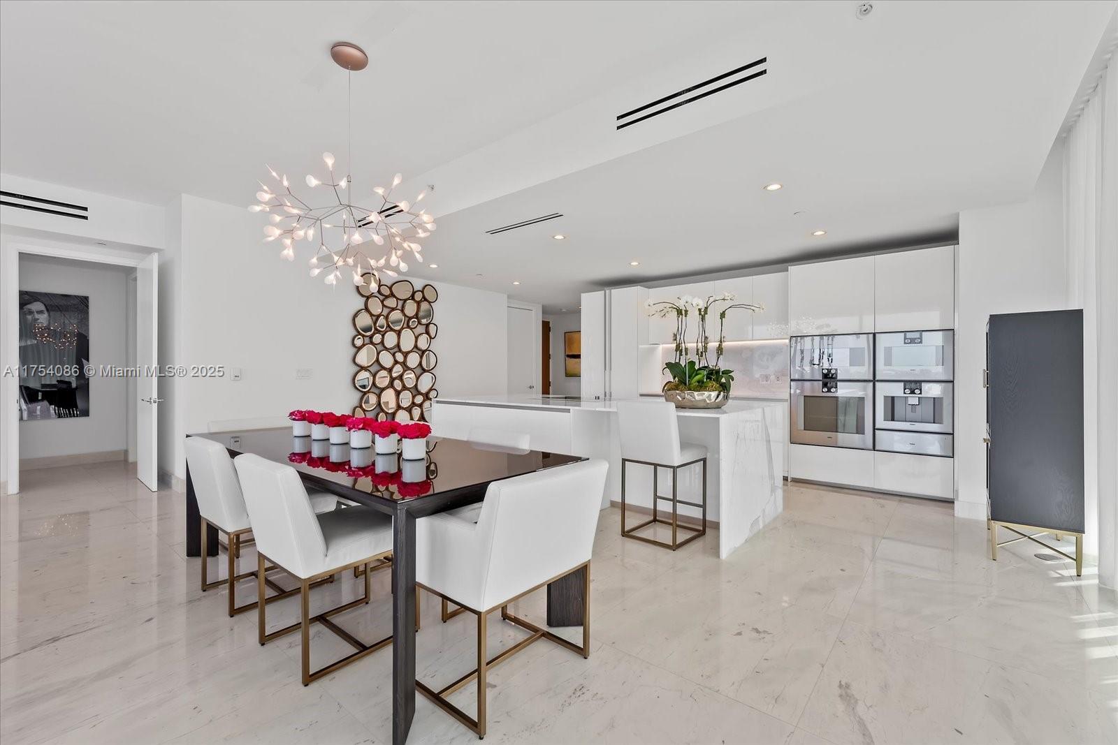 10201 Collins Ave 511