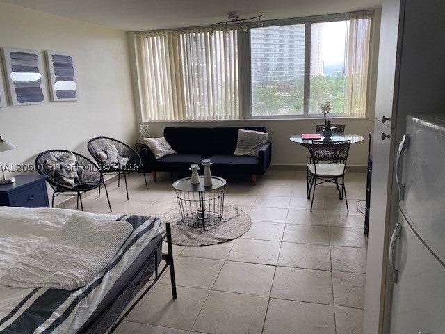 19201 E Collins Ave 442