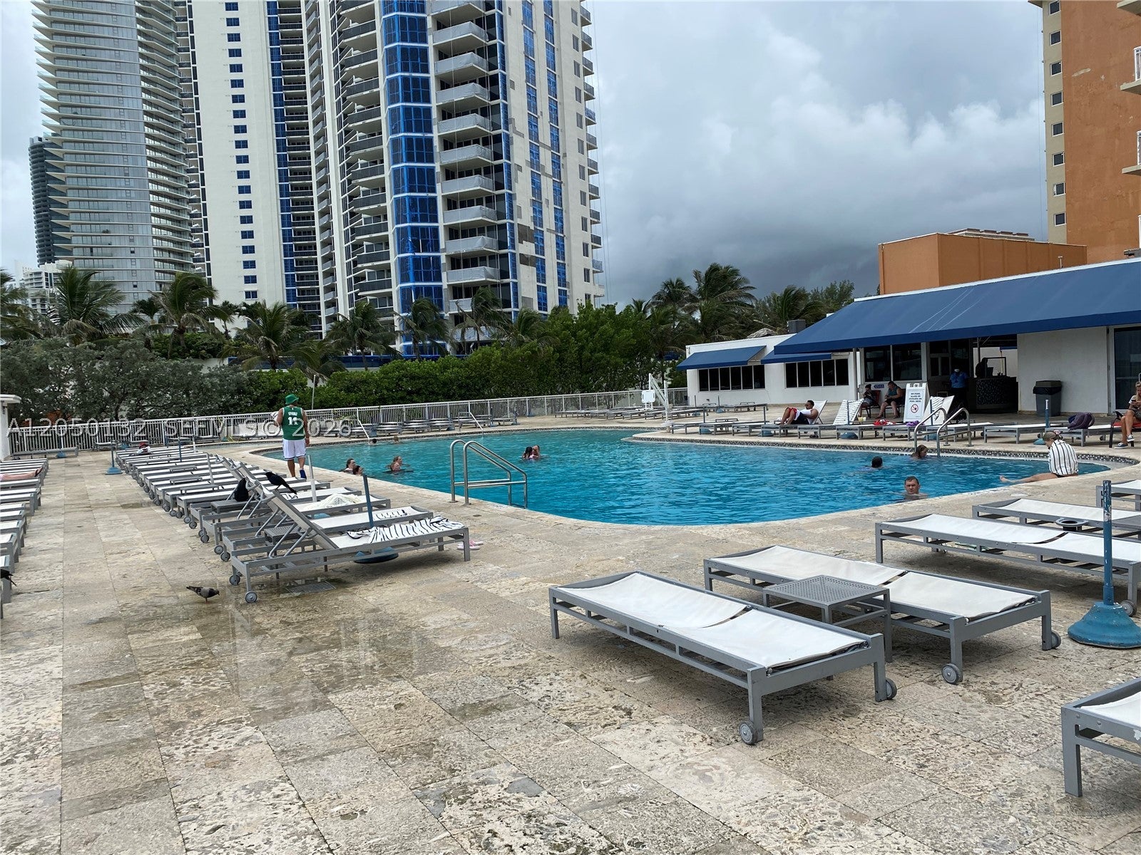 19201 E Collins Ave 442