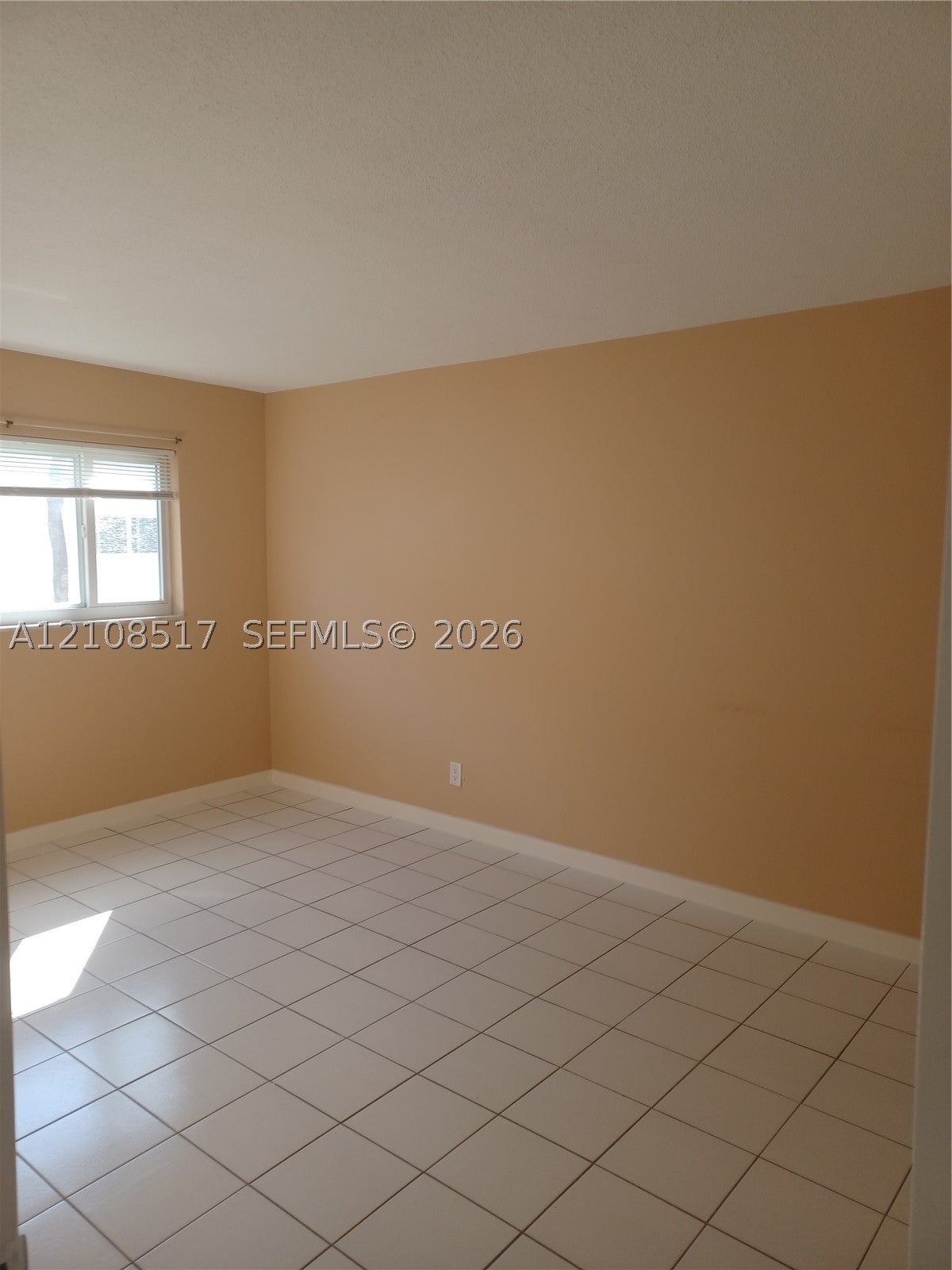 541 Blue Heron Dr 204