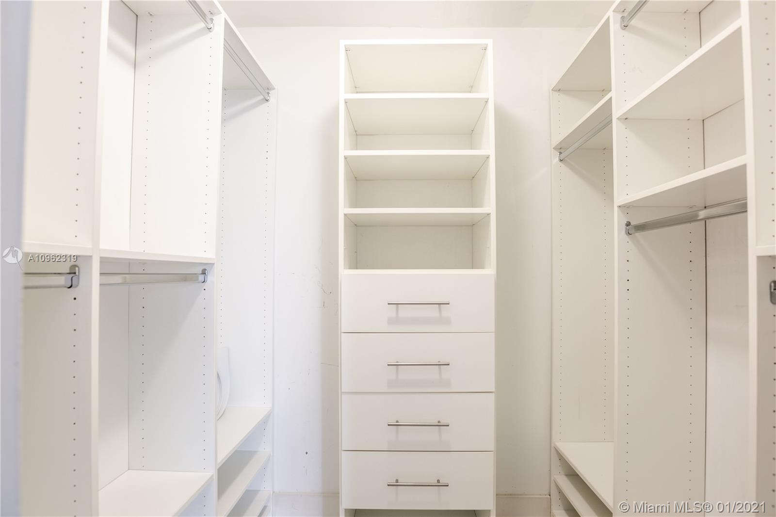 AVILA CONDO - Residential