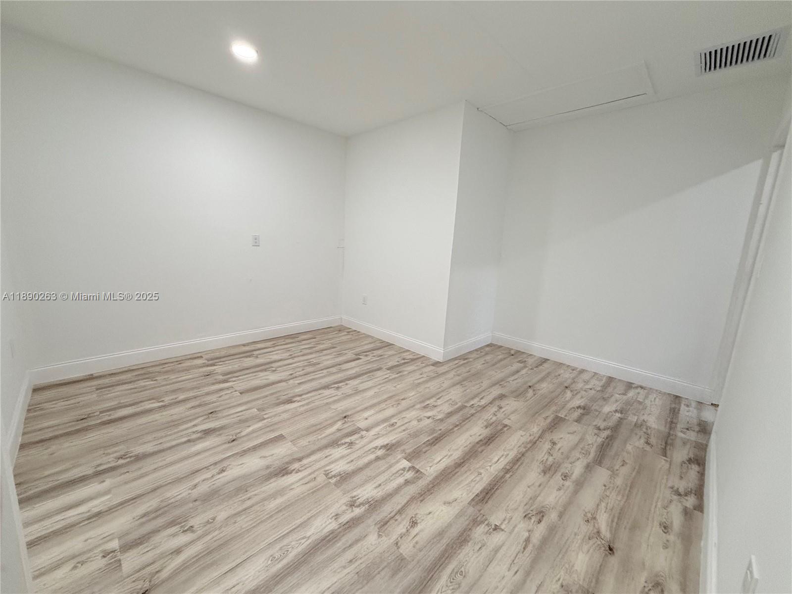 MILITARY HILL - Residential Lease