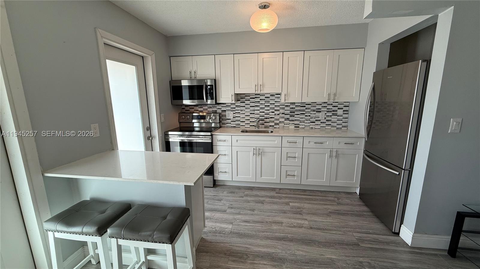 2115 NE 42nd Ct 206N