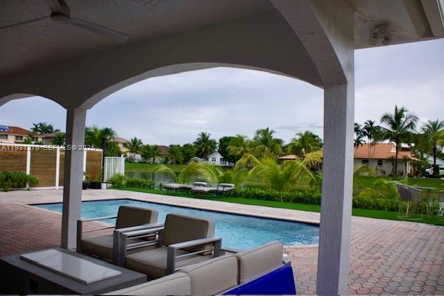 LAKE VENETIAN - Residential Lease