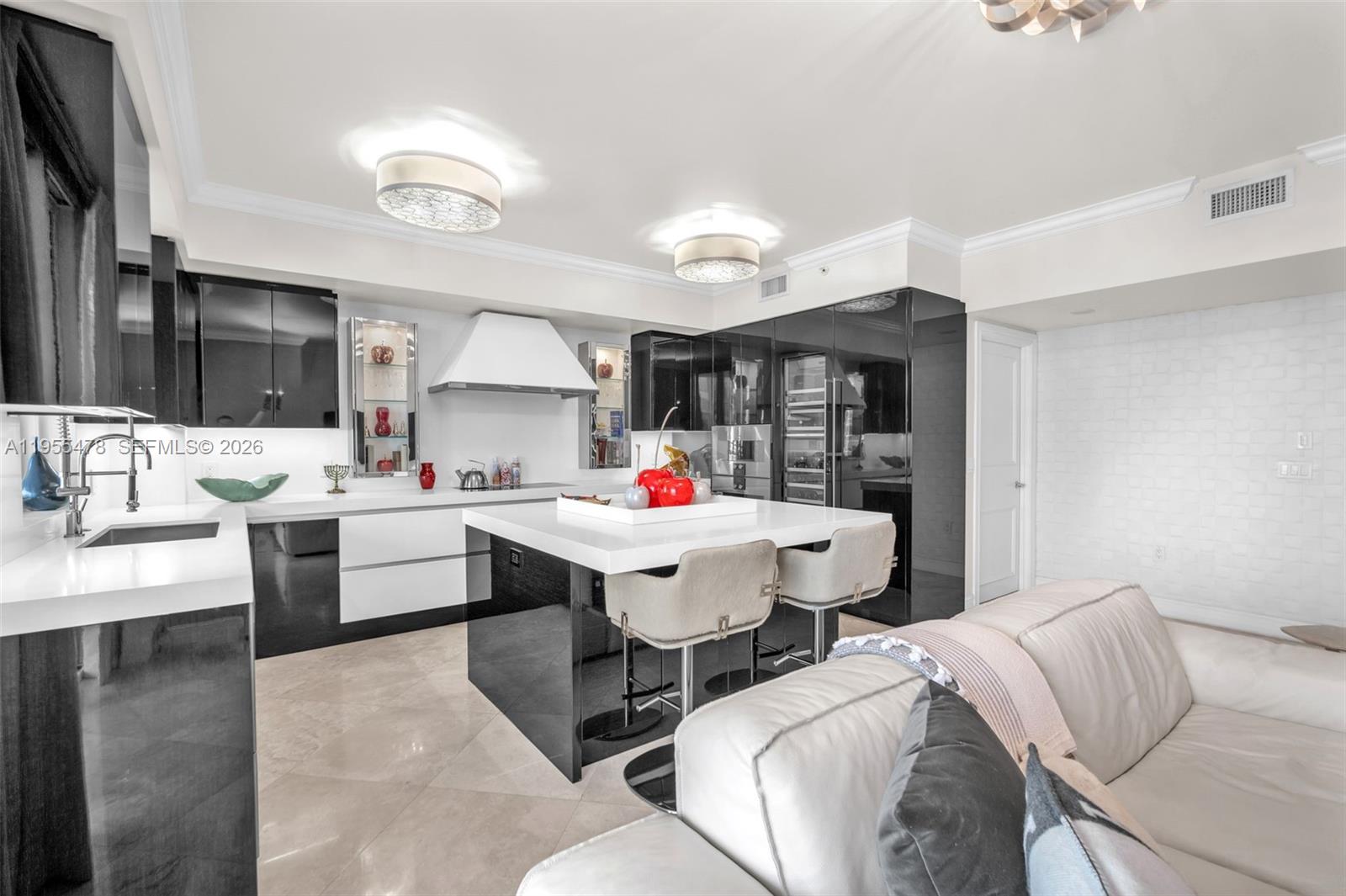 LAS OLAS RIVER HOUSE COND - Residential