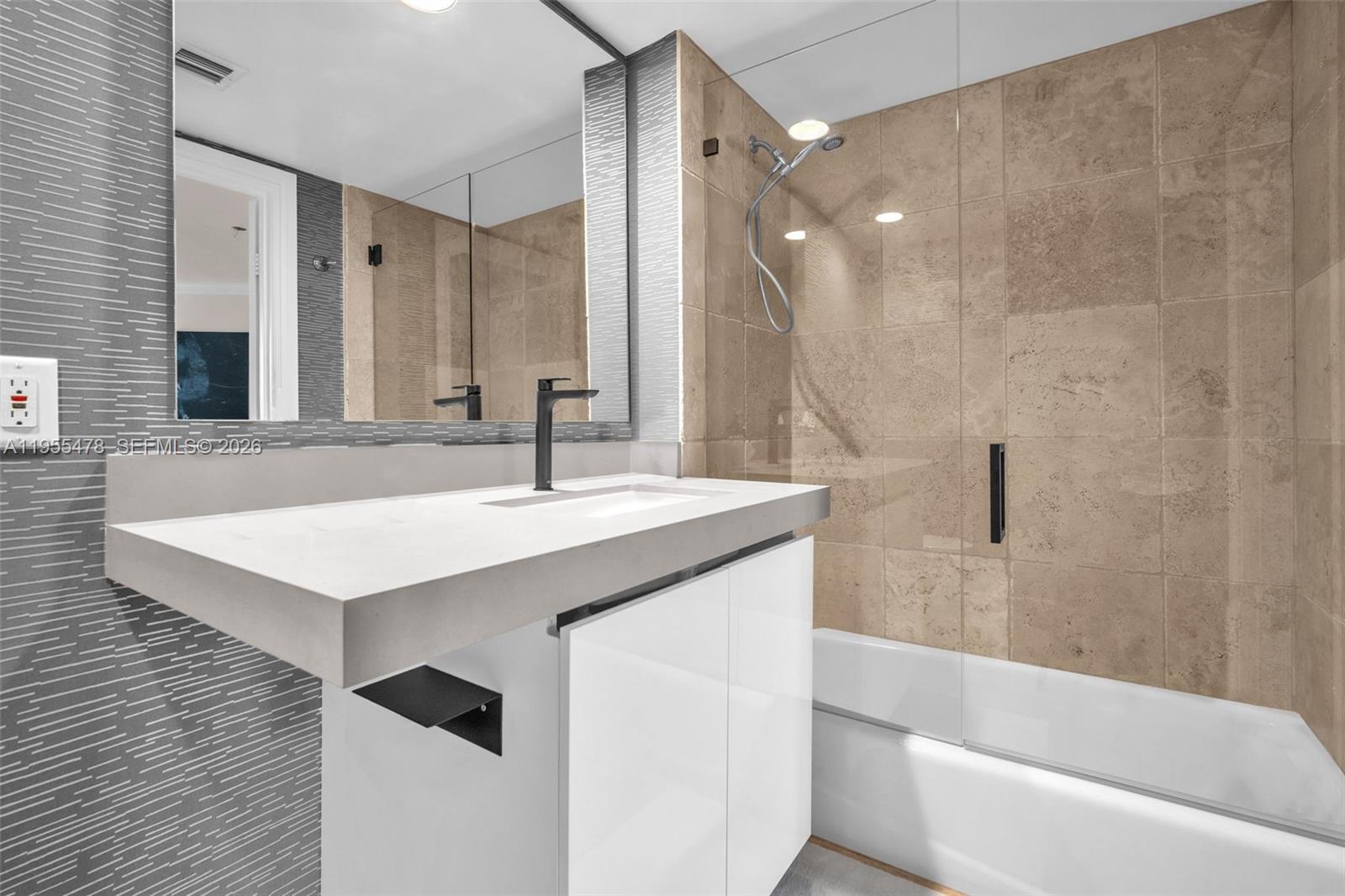 LAS OLAS RIVER HOUSE COND - Residential