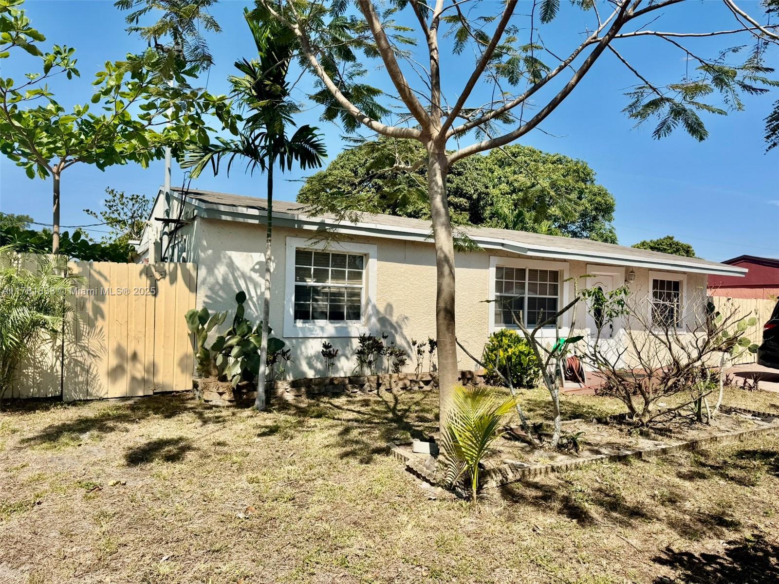 1429 SW 47th Ter