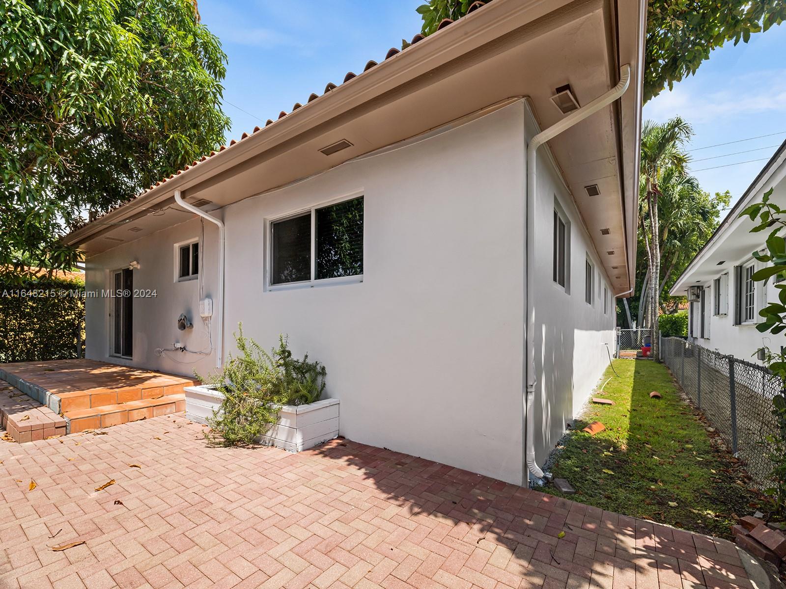 CORAL GABLES COUNTRY CLUB - Residential