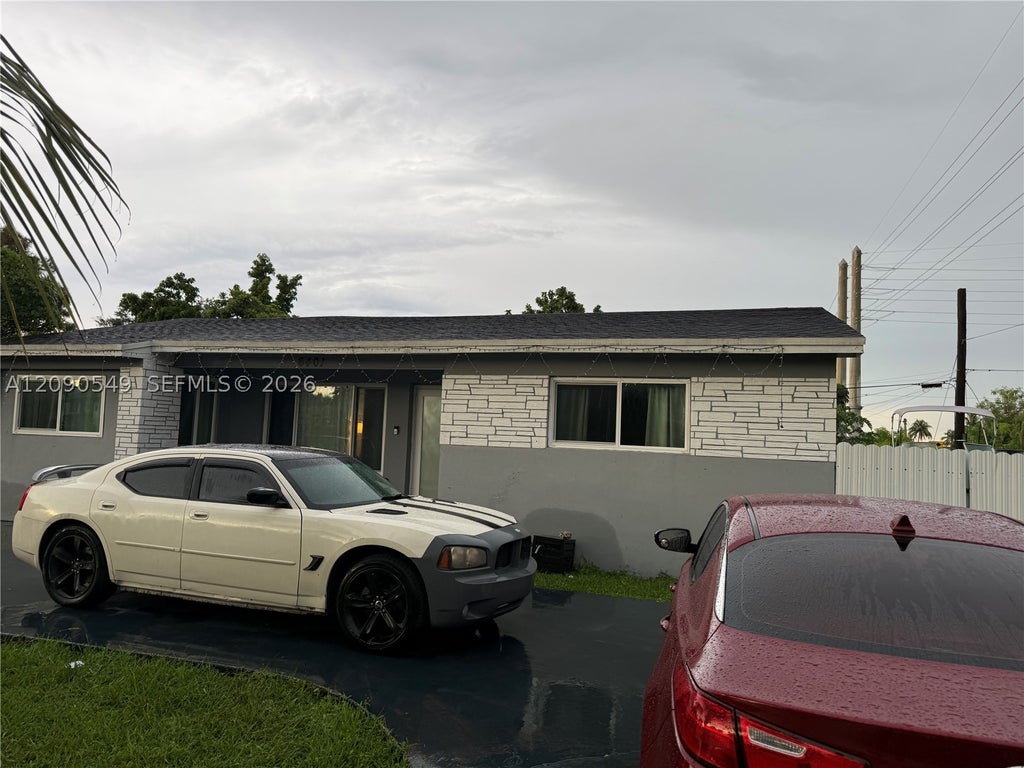 Photo of 6401 Dewey St, Hollywood, FL 33023 (MLS # A12090549)