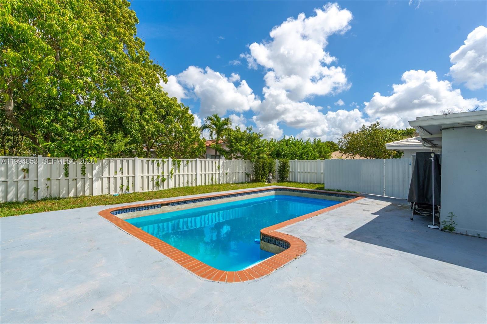 CORAL SPRINGS VILLAGE GRE - Residential