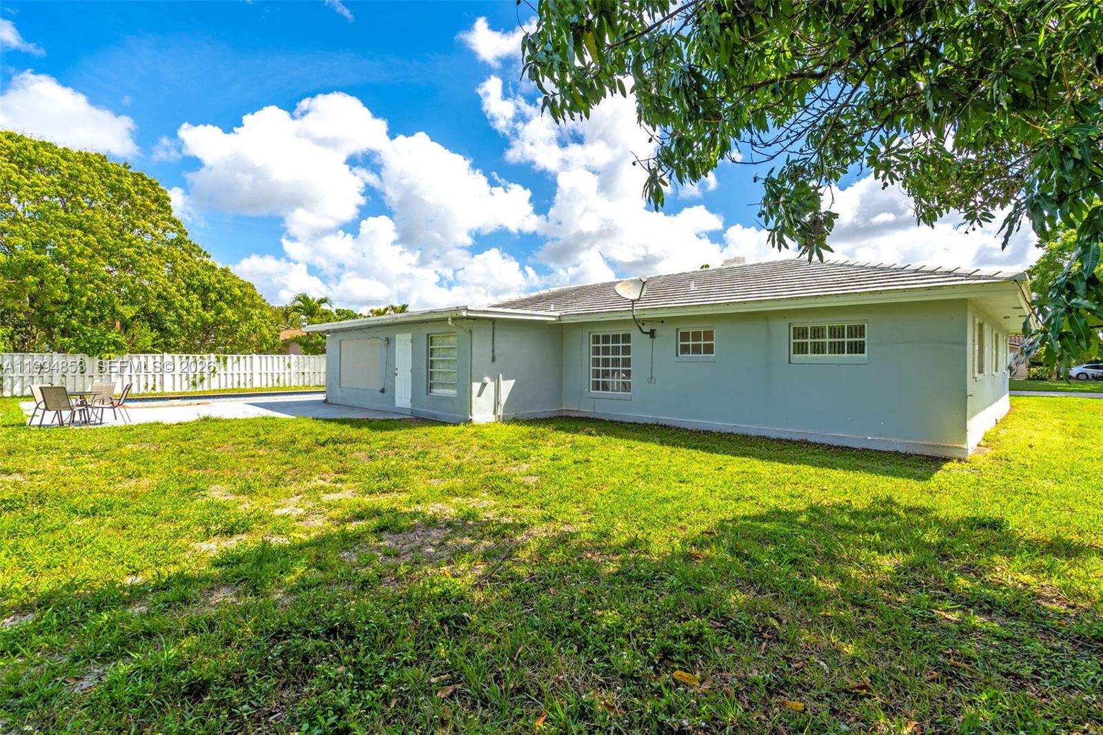 CORAL SPRINGS VILLAGE GRE - Residential