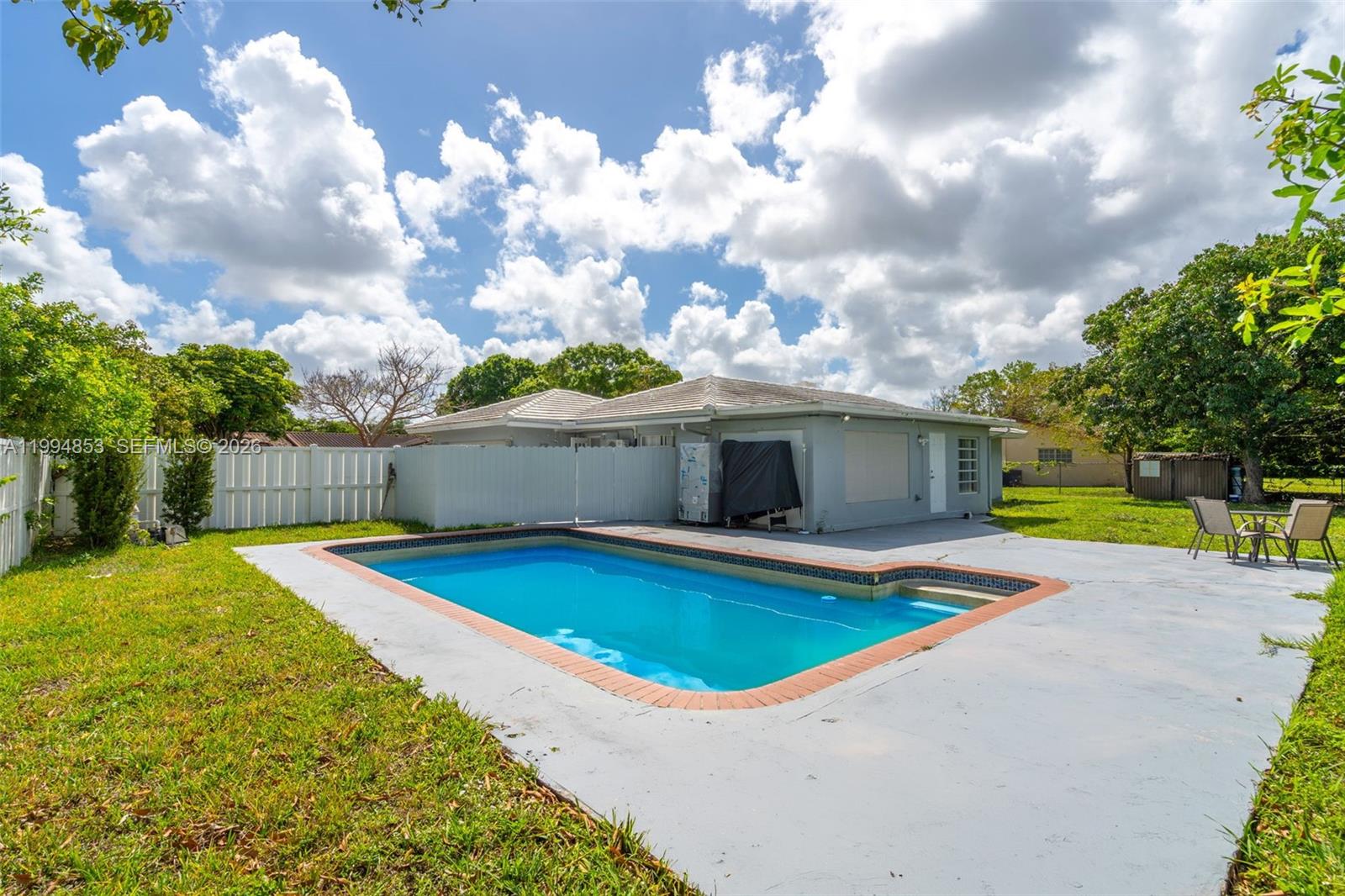 CORAL SPRINGS VILLAGE GRE - Residential