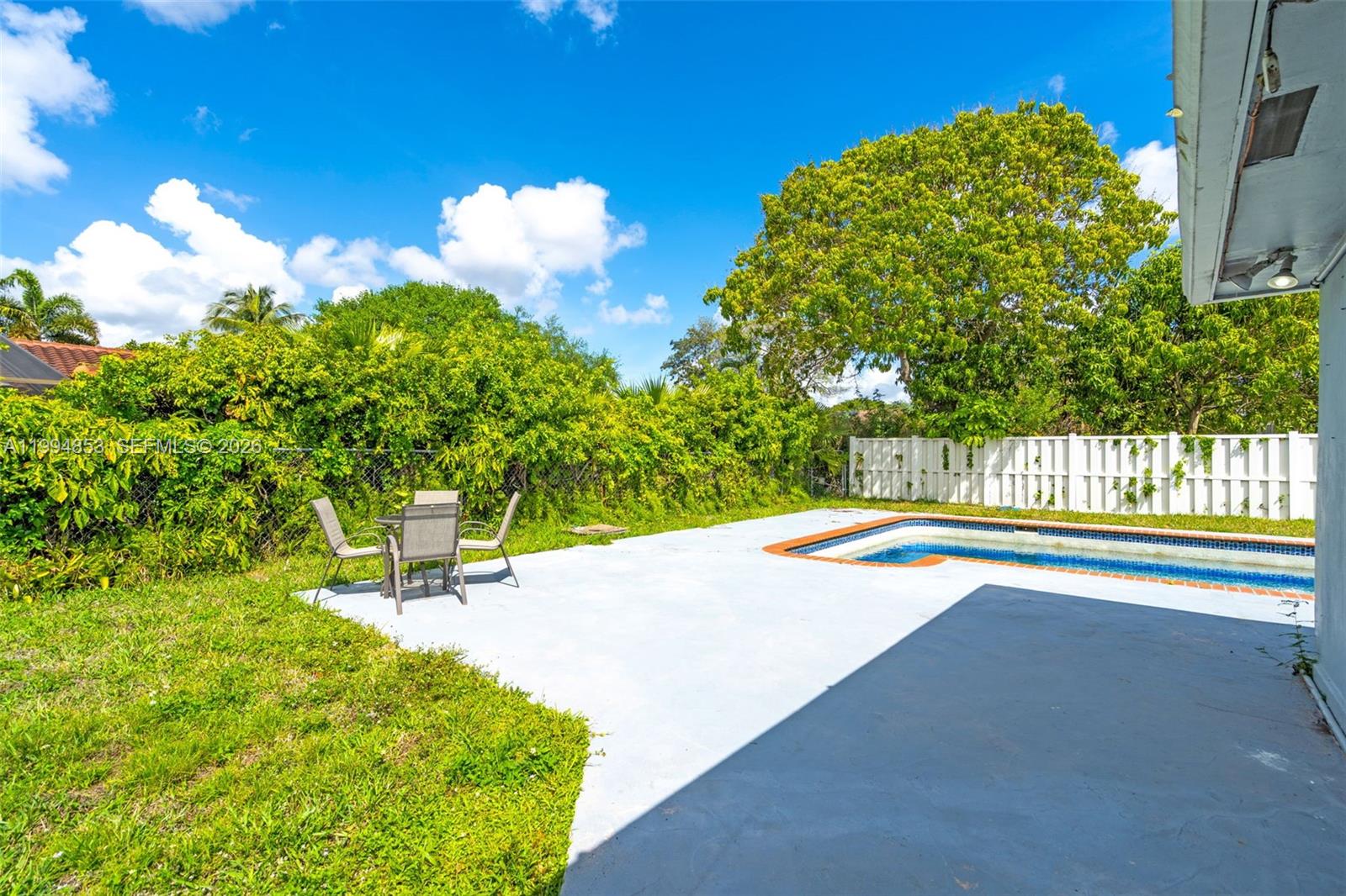 CORAL SPRINGS VILLAGE GRE - Residential