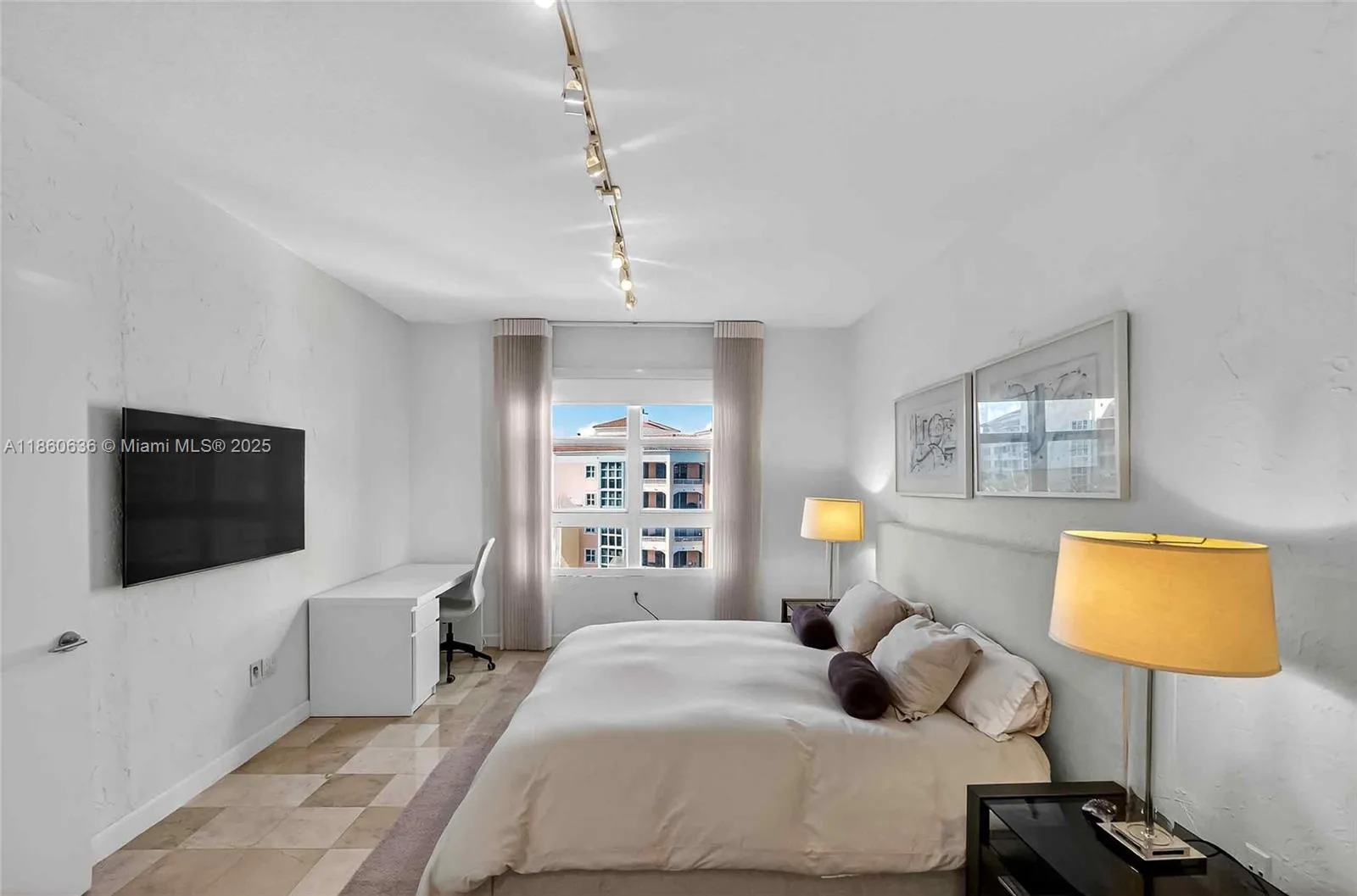 Key Biscayne, Florida 33149, United States, 2 Bedrooms Bedrooms, ,2 BathroomsBathrooms,Residential,Active,193822