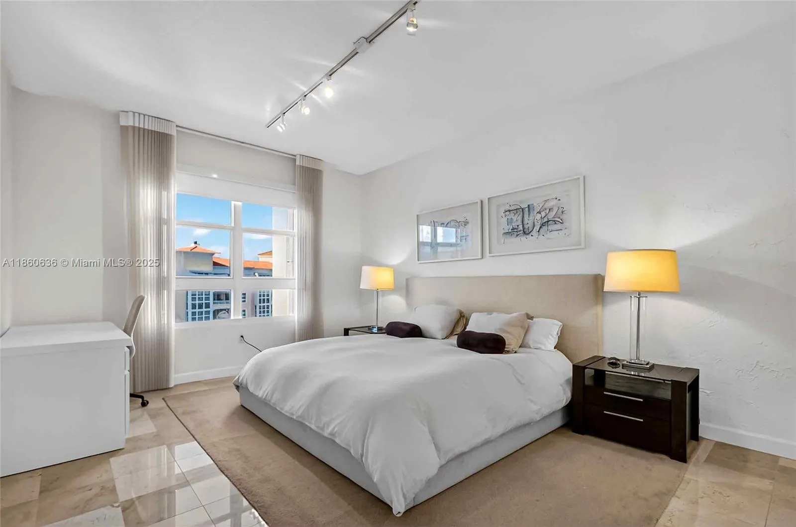 Key Biscayne, Florida 33149, United States, 2 Bedrooms Bedrooms, ,2 BathroomsBathrooms,Residential,Active,193822