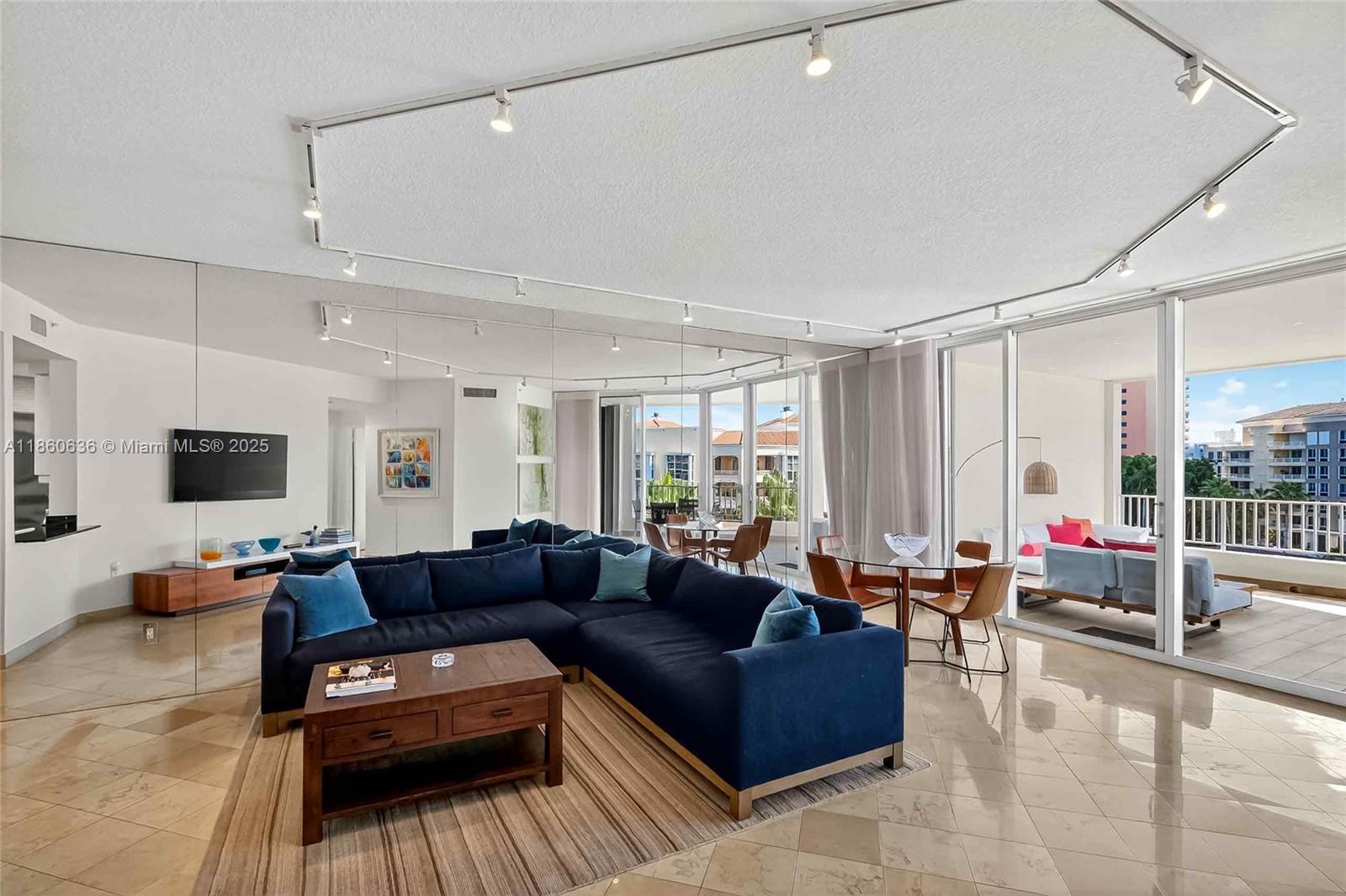 715 Crandon Blvd PH-5