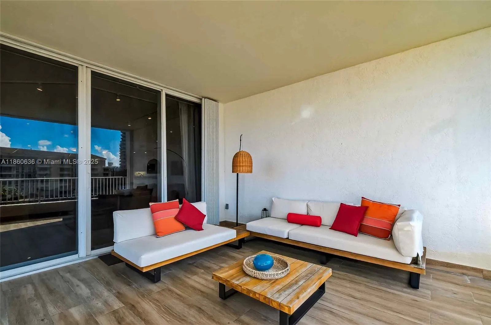 Key Biscayne, Florida 33149, United States, 2 Bedrooms Bedrooms, ,2 BathroomsBathrooms,Residential,Active,193822