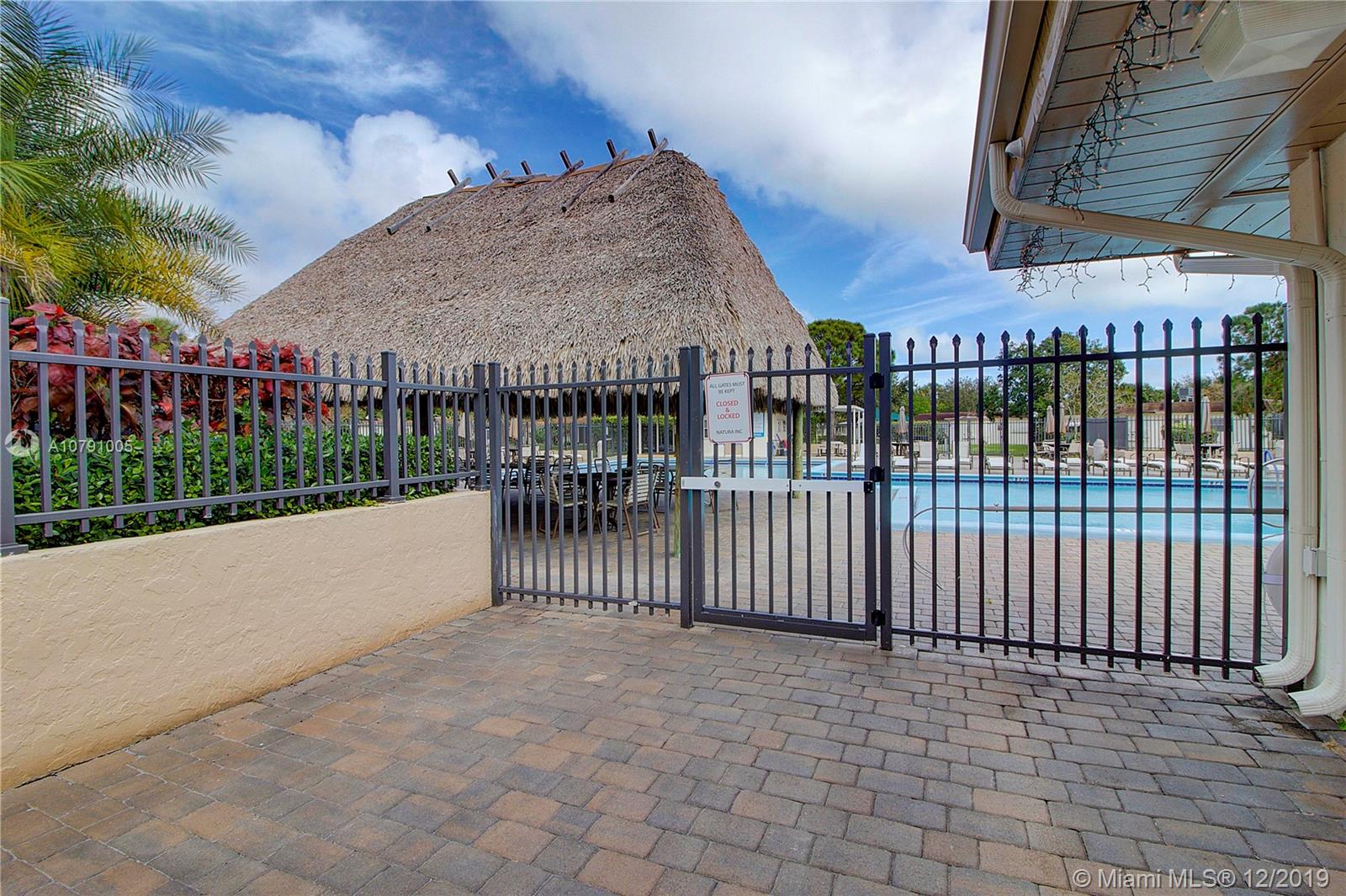 NATURA 2 CONDO - Residential