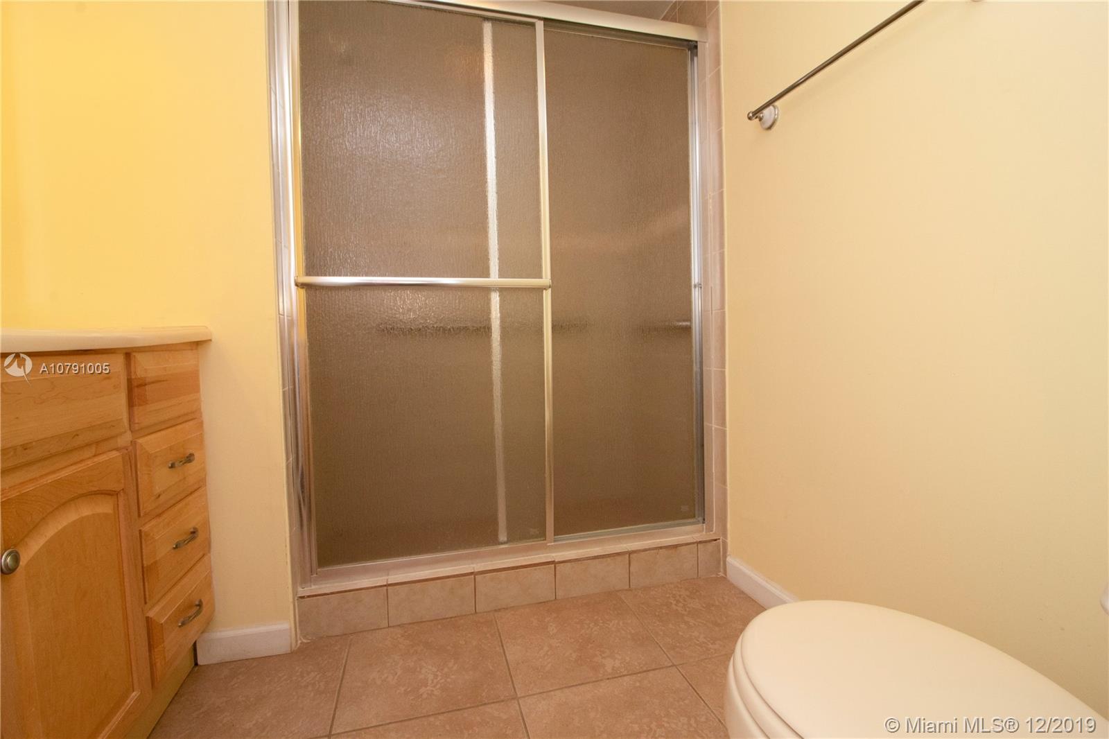 NATURA 2 CONDO - Residential