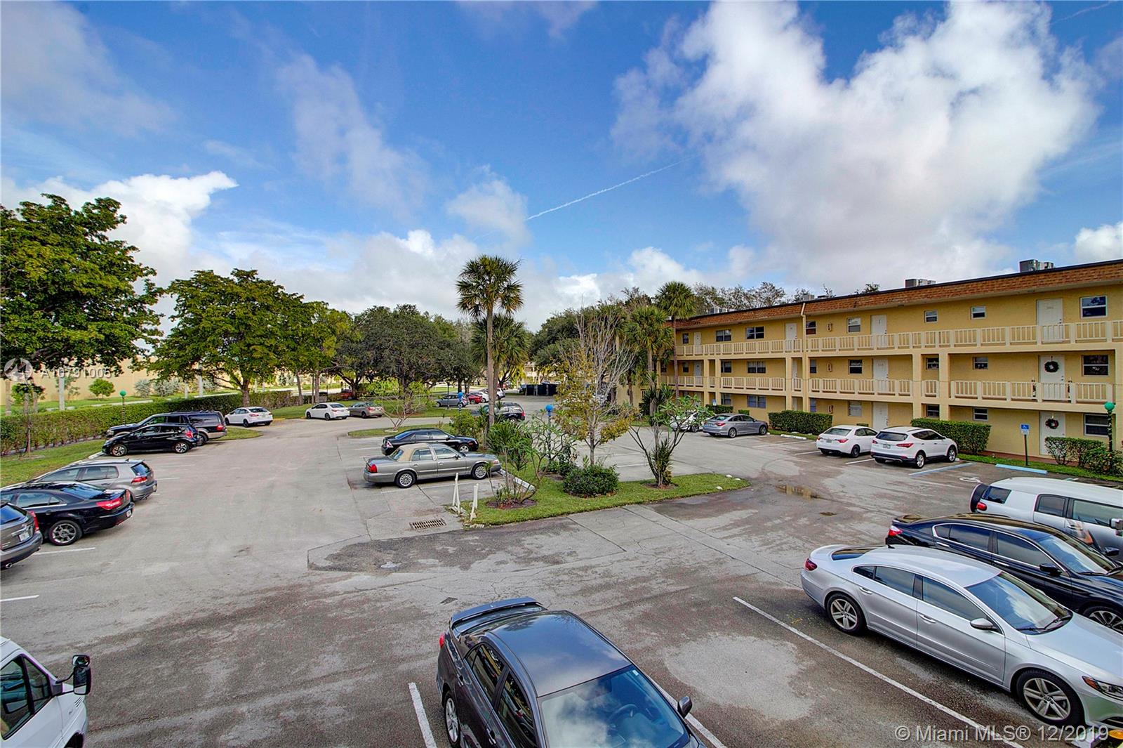 NATURA 2 CONDO - Residential