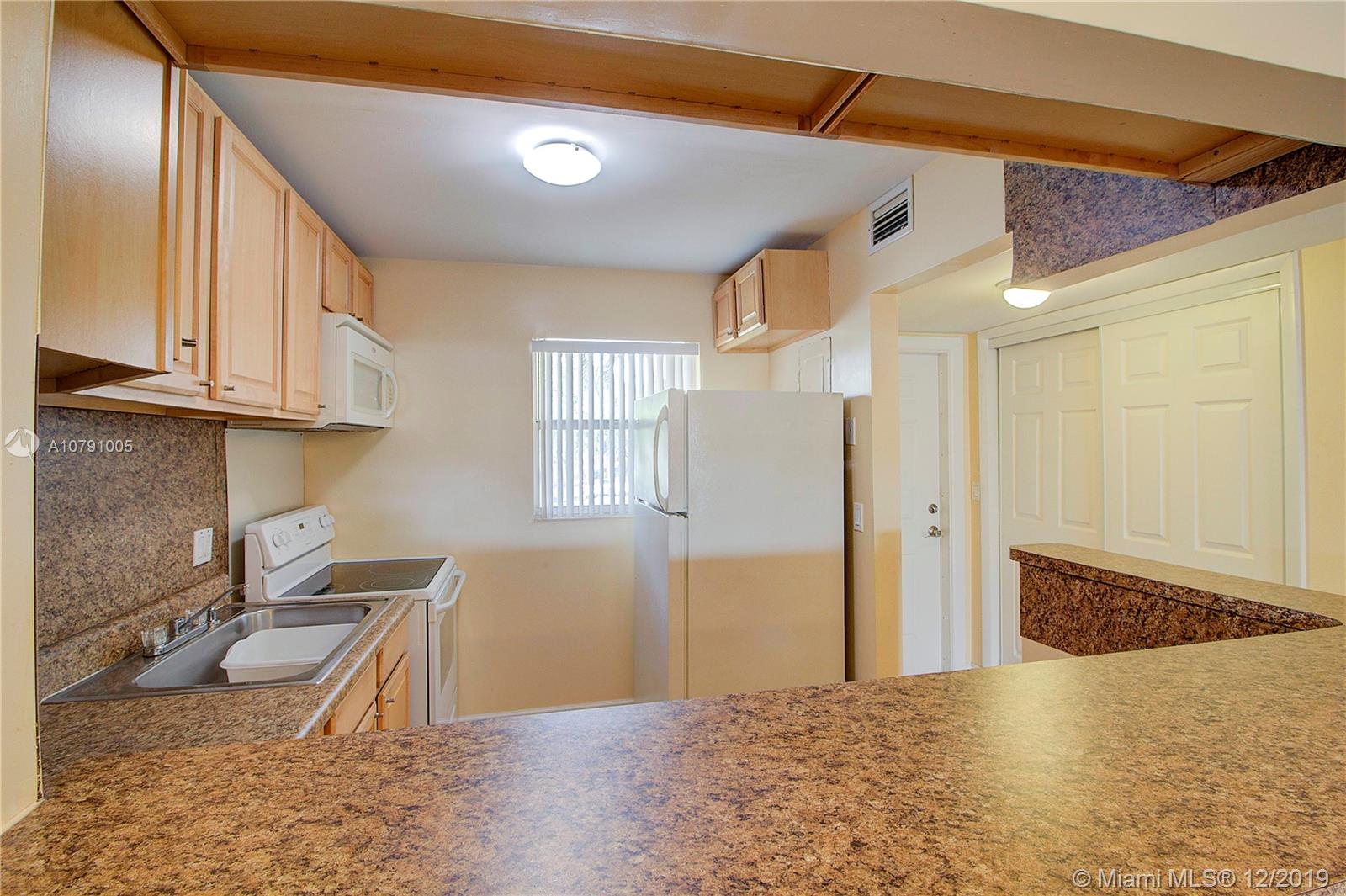 NATURA 2 CONDO - Residential