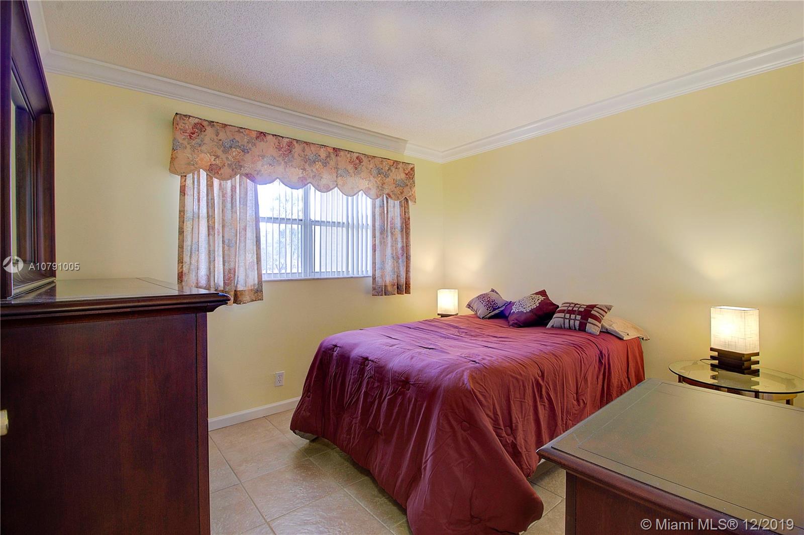 NATURA 2 CONDO - Residential