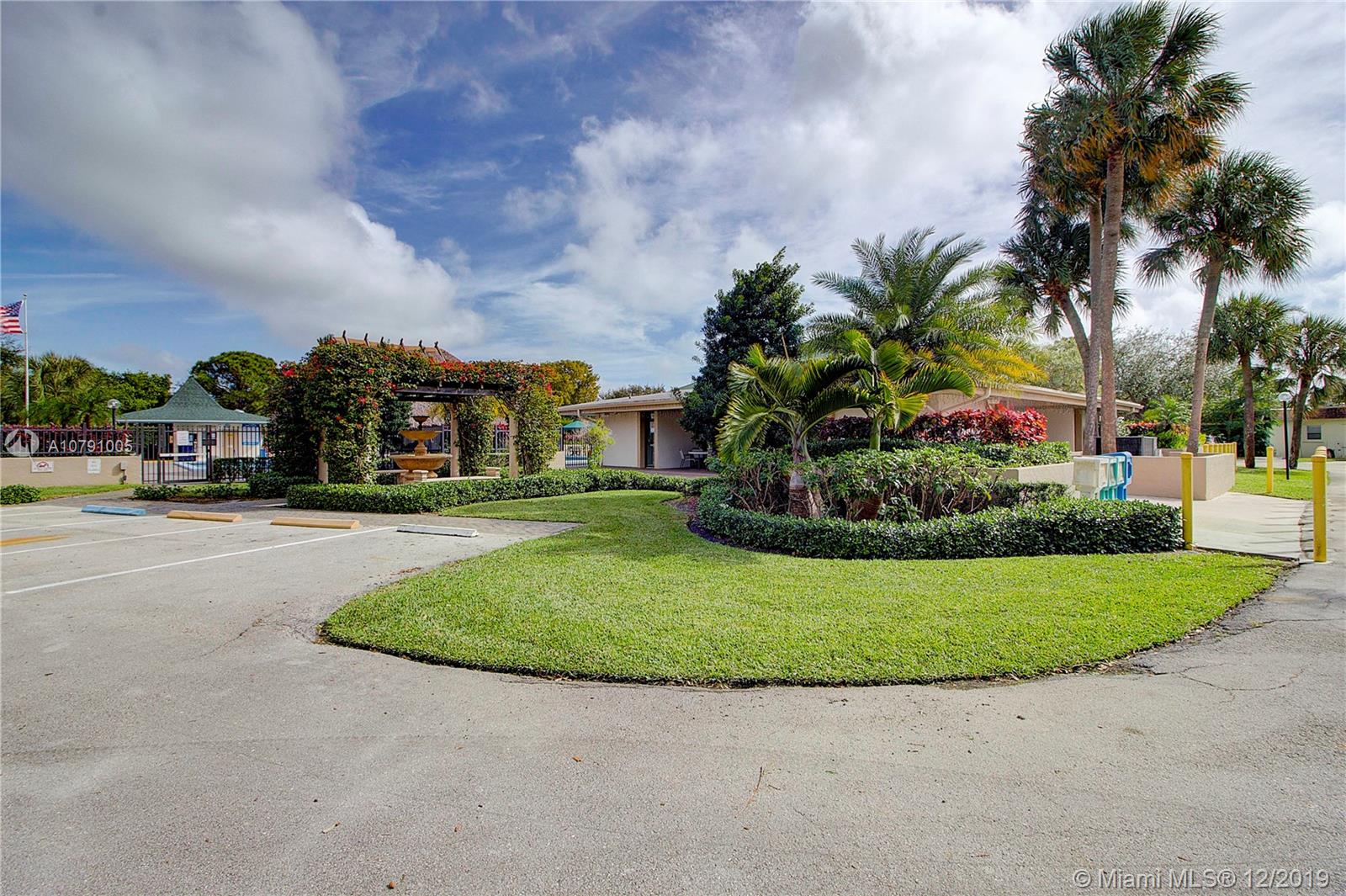 NATURA 2 CONDO - Residential