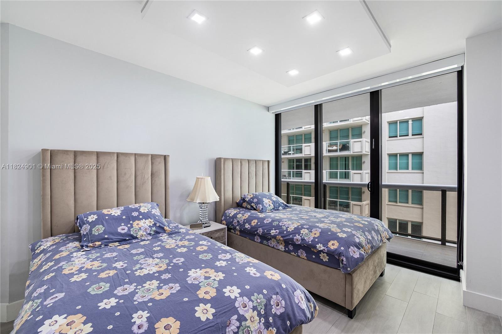 THE WAVES CONDO - Residential