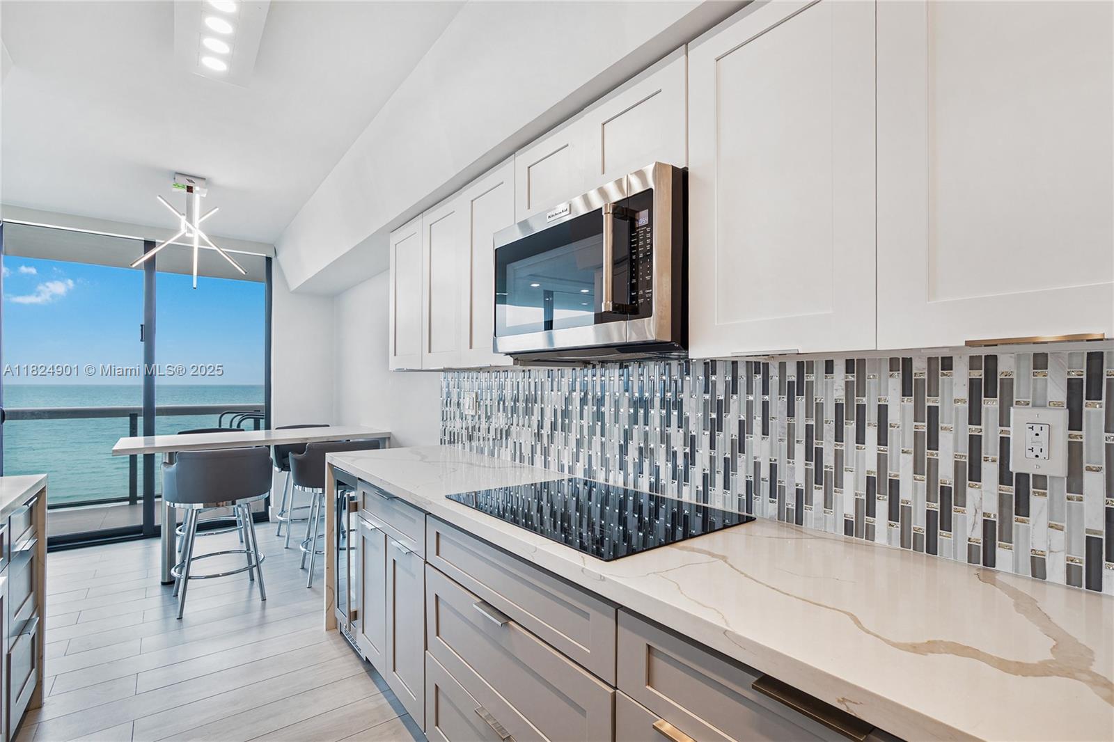 THE WAVES CONDO - Residential