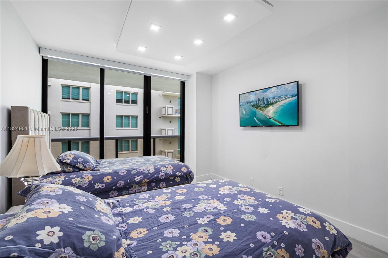THE WAVES CONDO - Residential